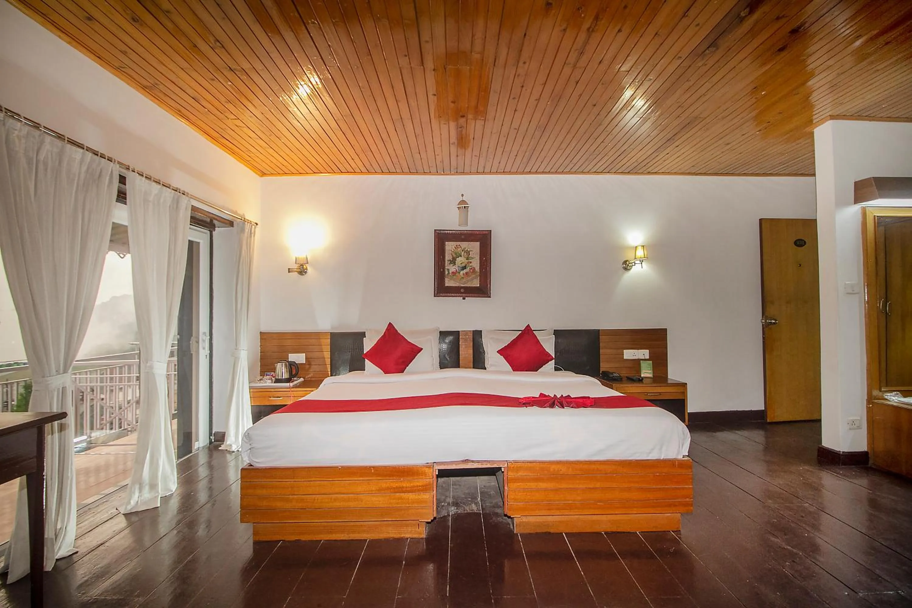 Bedroom in Central Heritage Resort & Spa Formerly Fortune ITC Resort