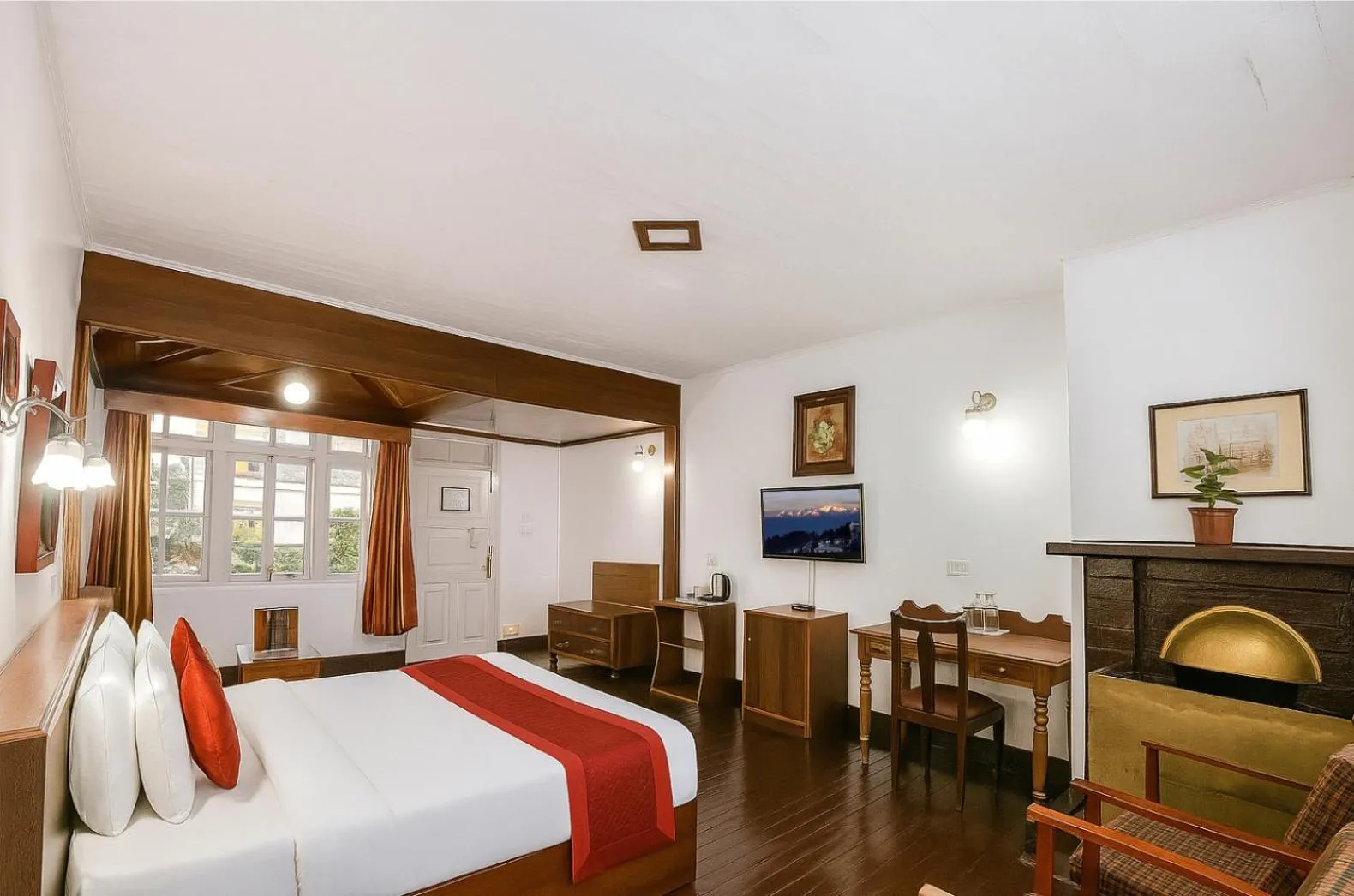 Bedroom in Central Heritage Resort & Spa Formerly Fortune ITC Resort