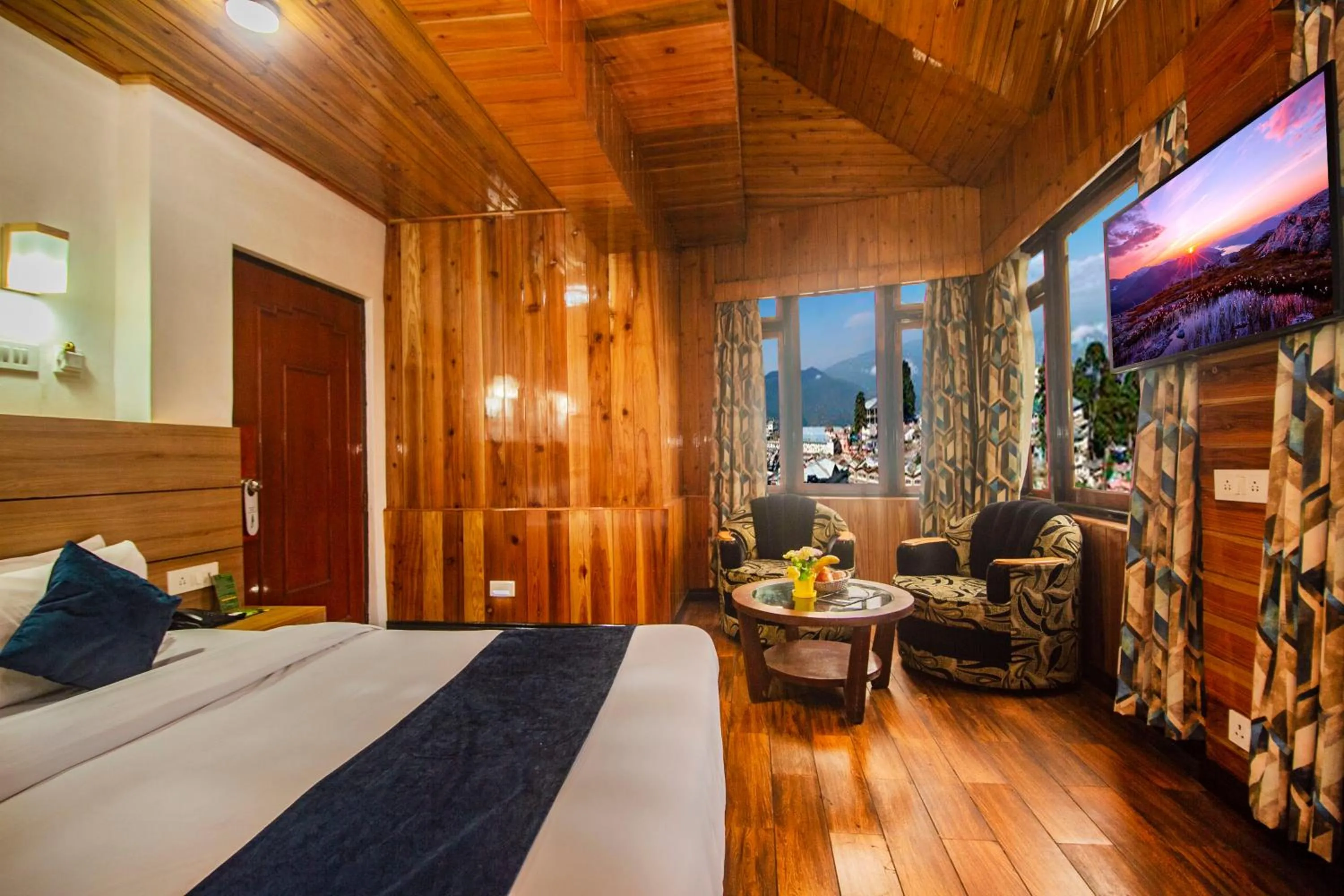 Bed in Central Heritage Resort & Spa Formerly Fortune ITC Resort