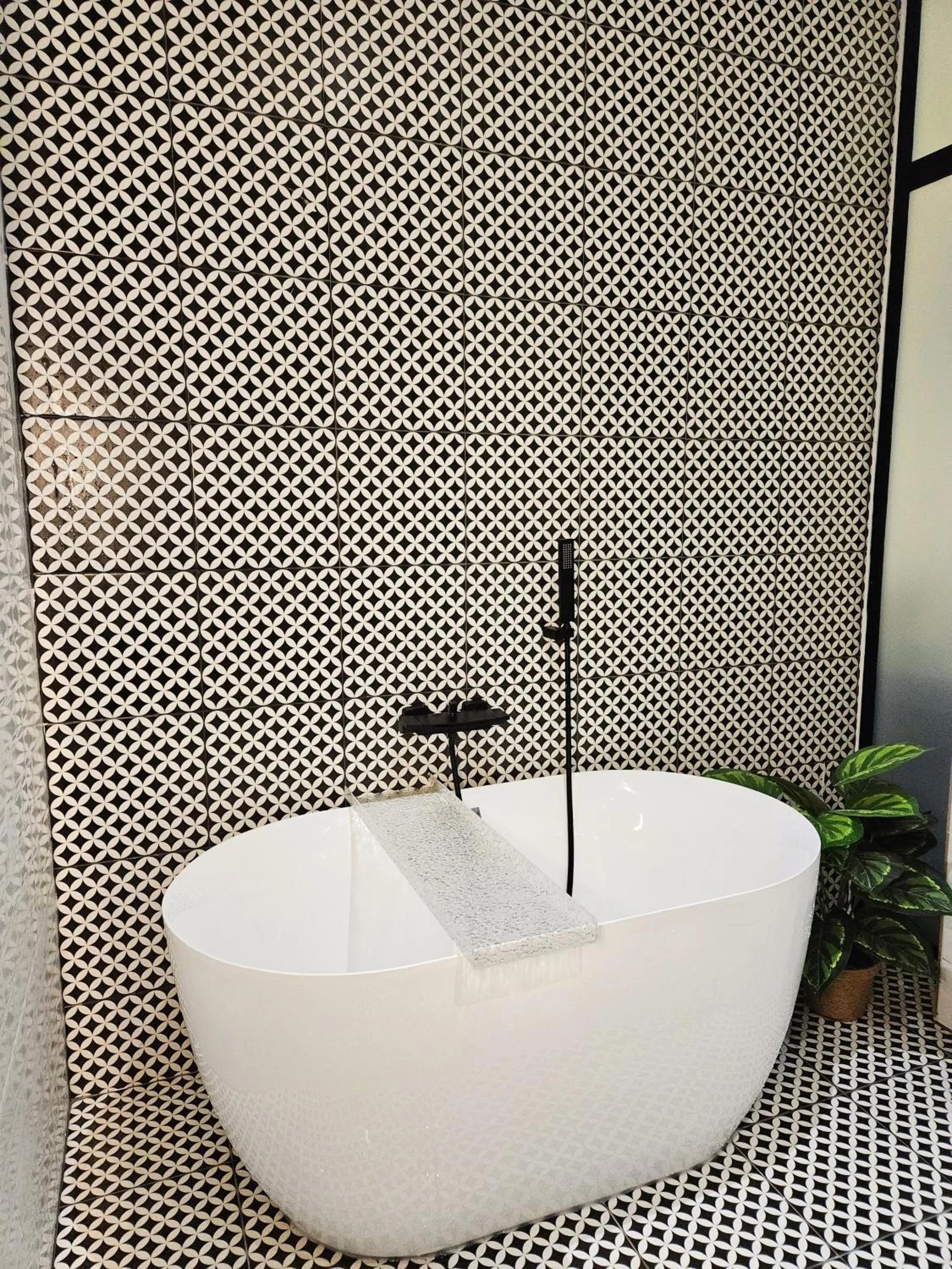 Shower in Georgetown Inn by Sky Hive