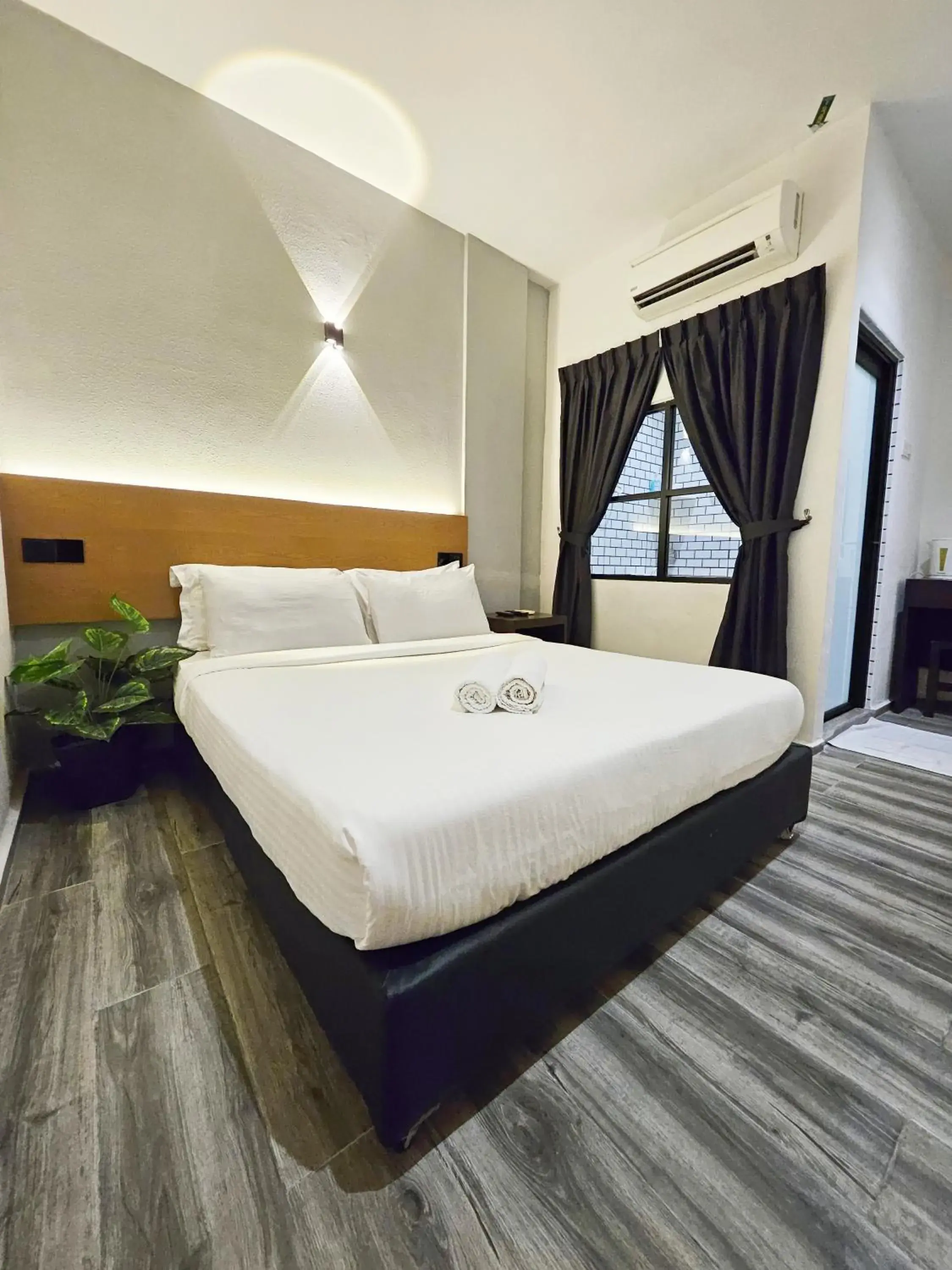 Standard Double Room in Georgetown Inn by Sky Hive Standard Double Room in Georgetown Inn by Sky Hive