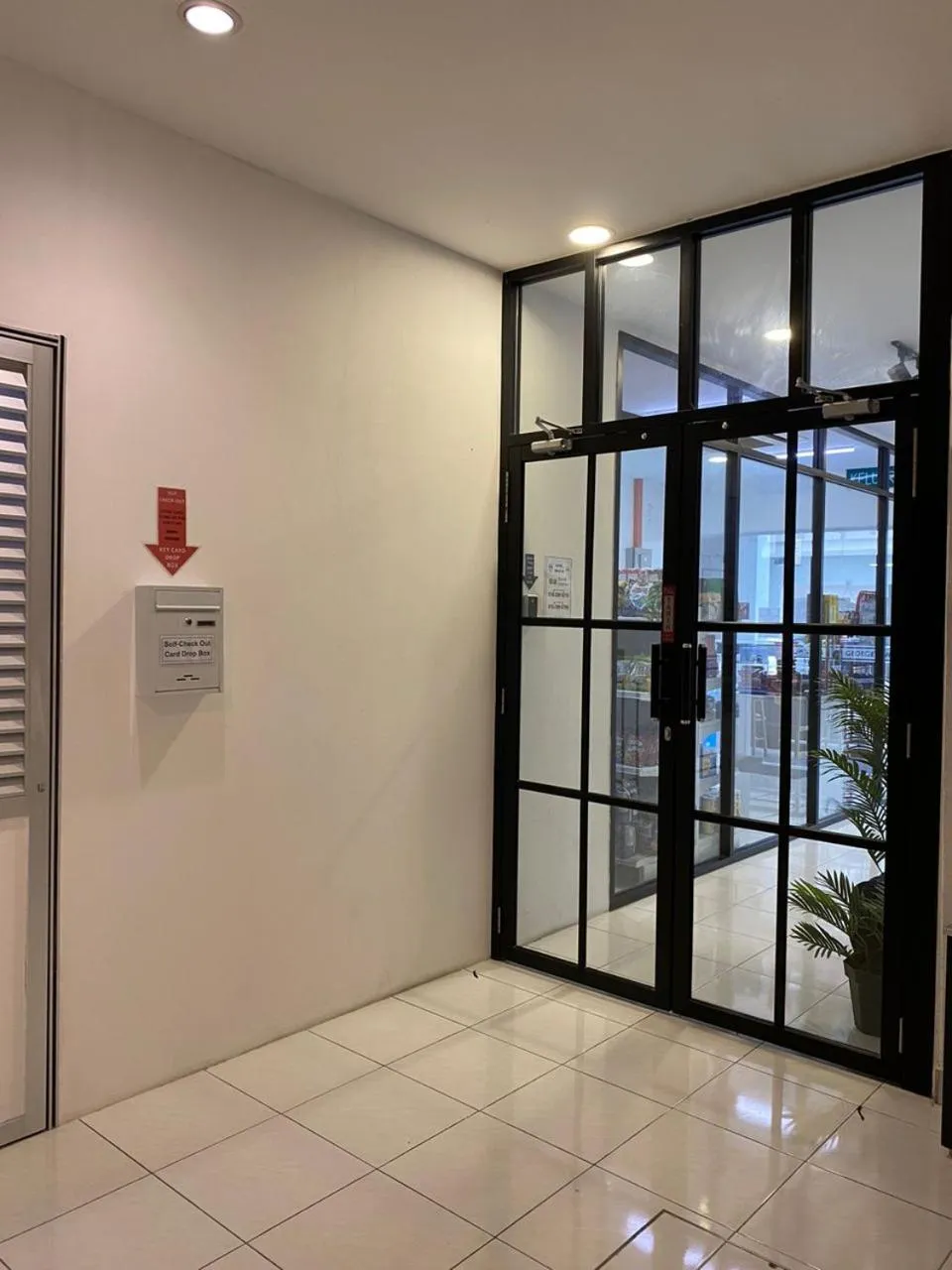 Lobby or reception in Georgetown Inn by Sky Hive