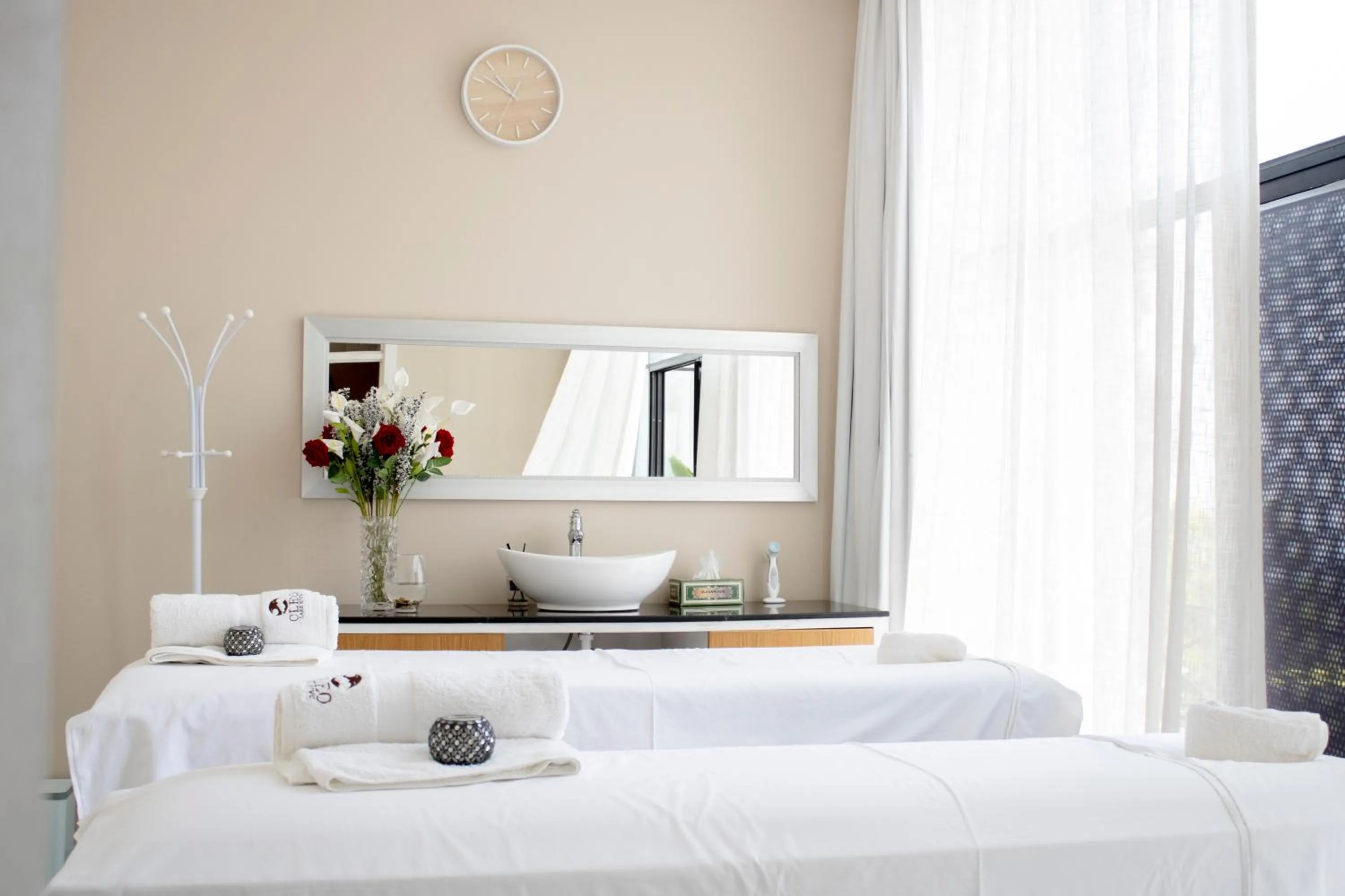 Spa and wellness centre/facilities, Bed in CLEO LAKE KIVU HOTEL