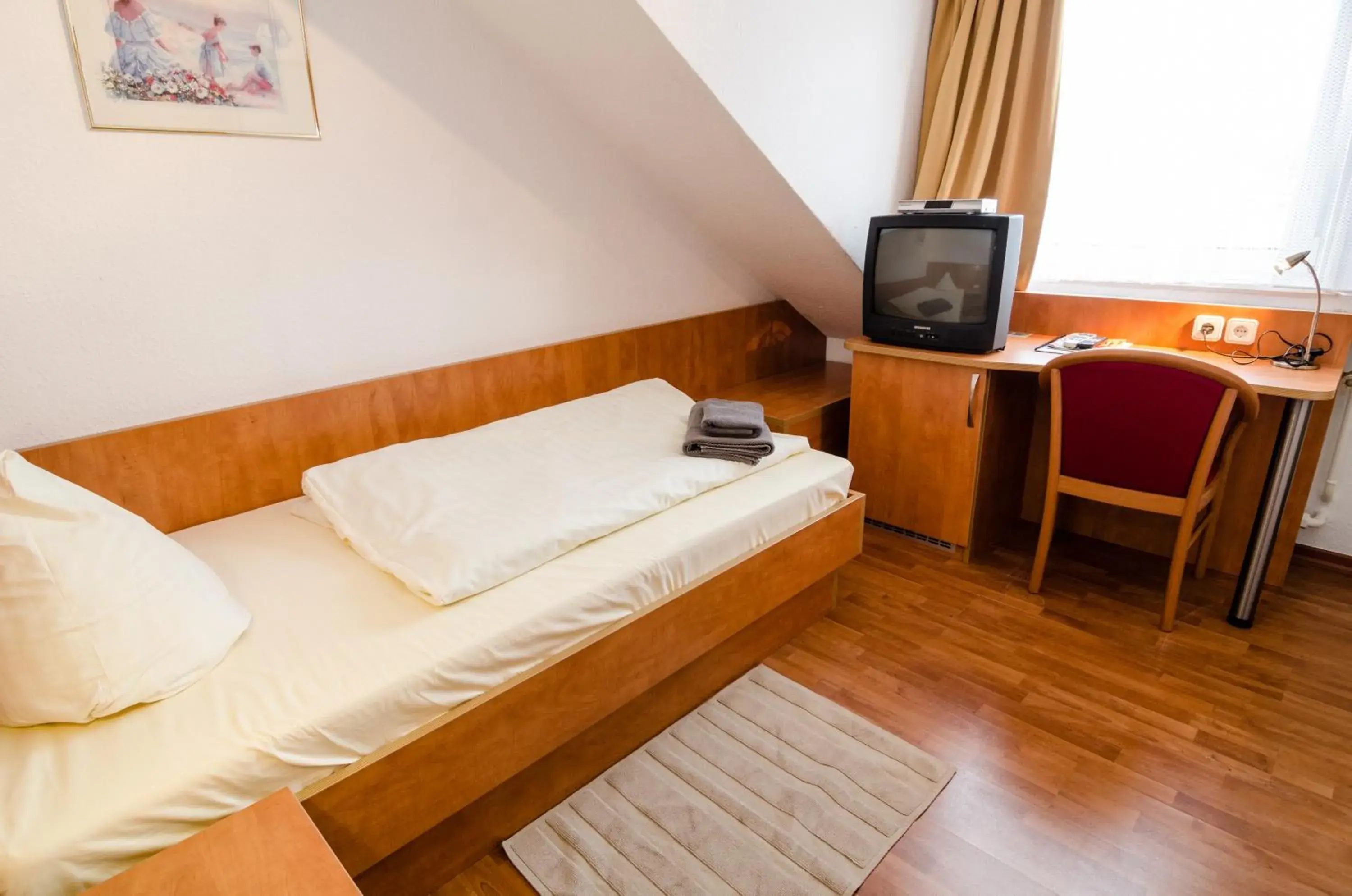 Single Room with Shared Bathroom in Altstadthotel Wienecke Single Room with Shared Bathroom in Altstadthotel Wienecke