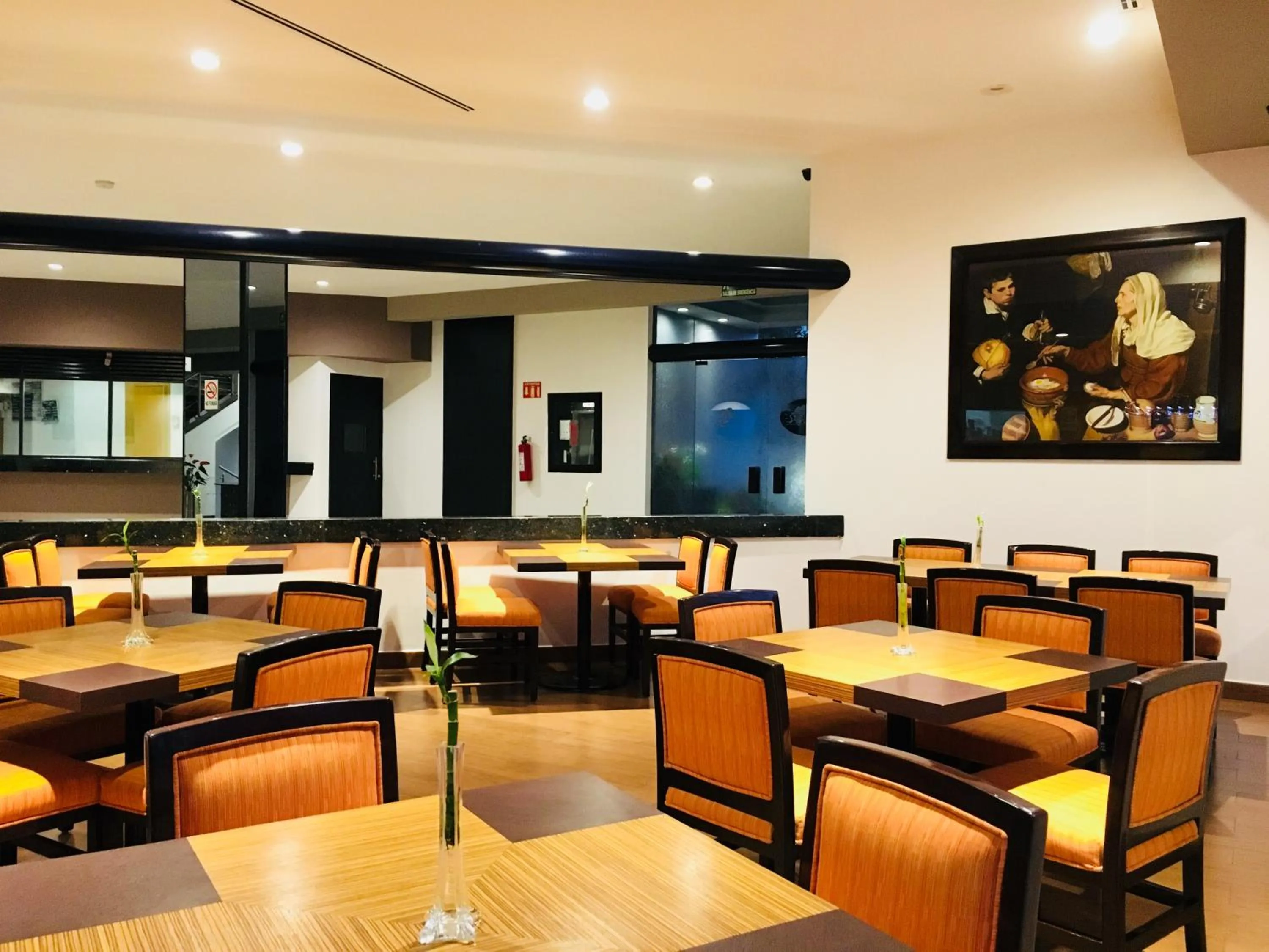 Restaurant/places to eat in Hotel Harare