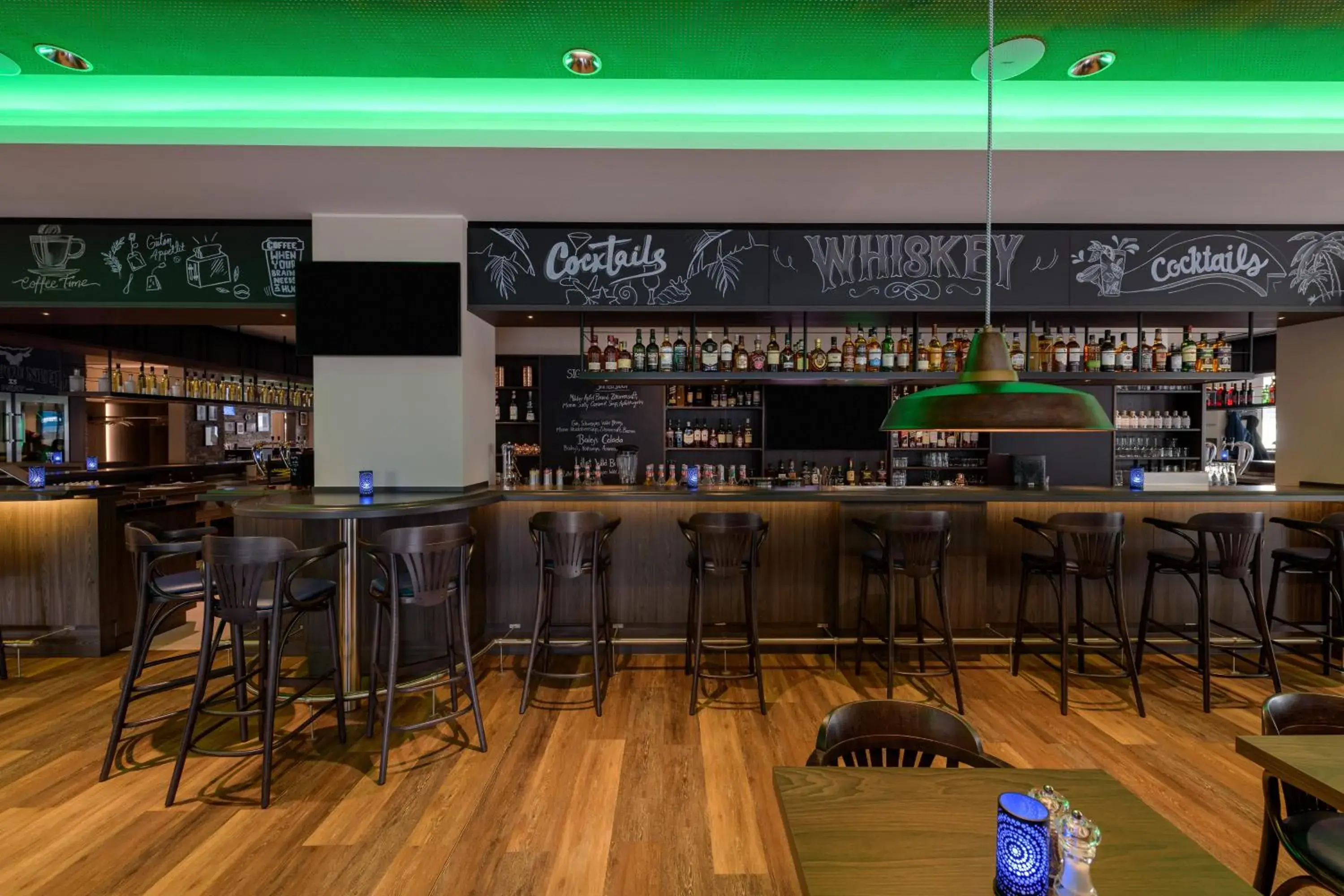 Lounge or bar in ibis Styles Bad Reichenhall Lounge or bar in ibis Styles Bad Reichenhall