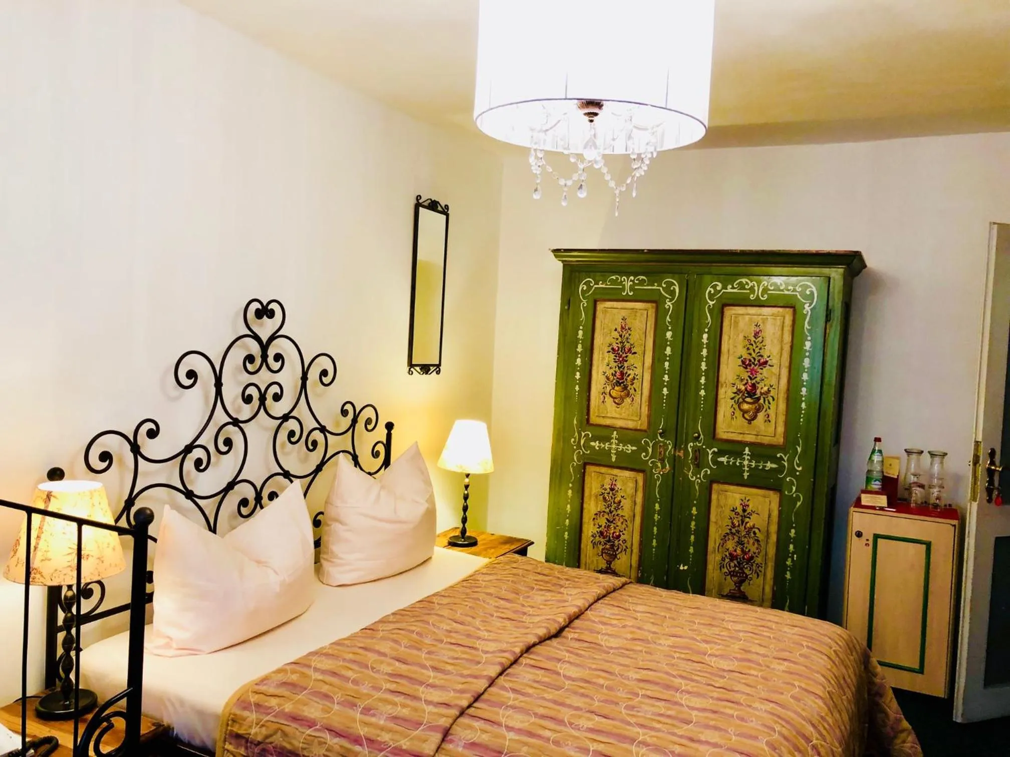 Photo of the whole room, Bed in Hotel Mariahilf München