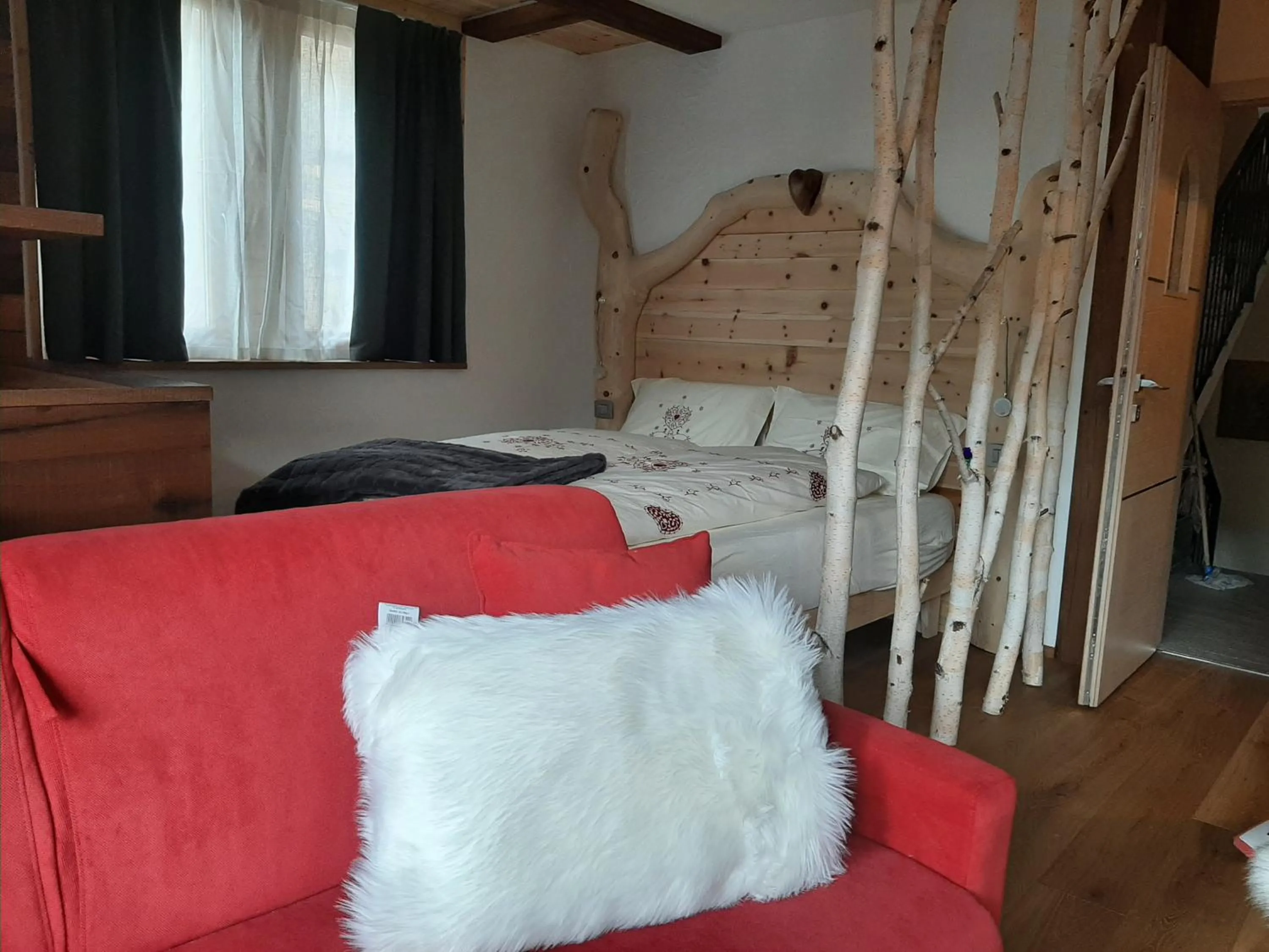 Living room, Bed in Appartamento Cirmolo