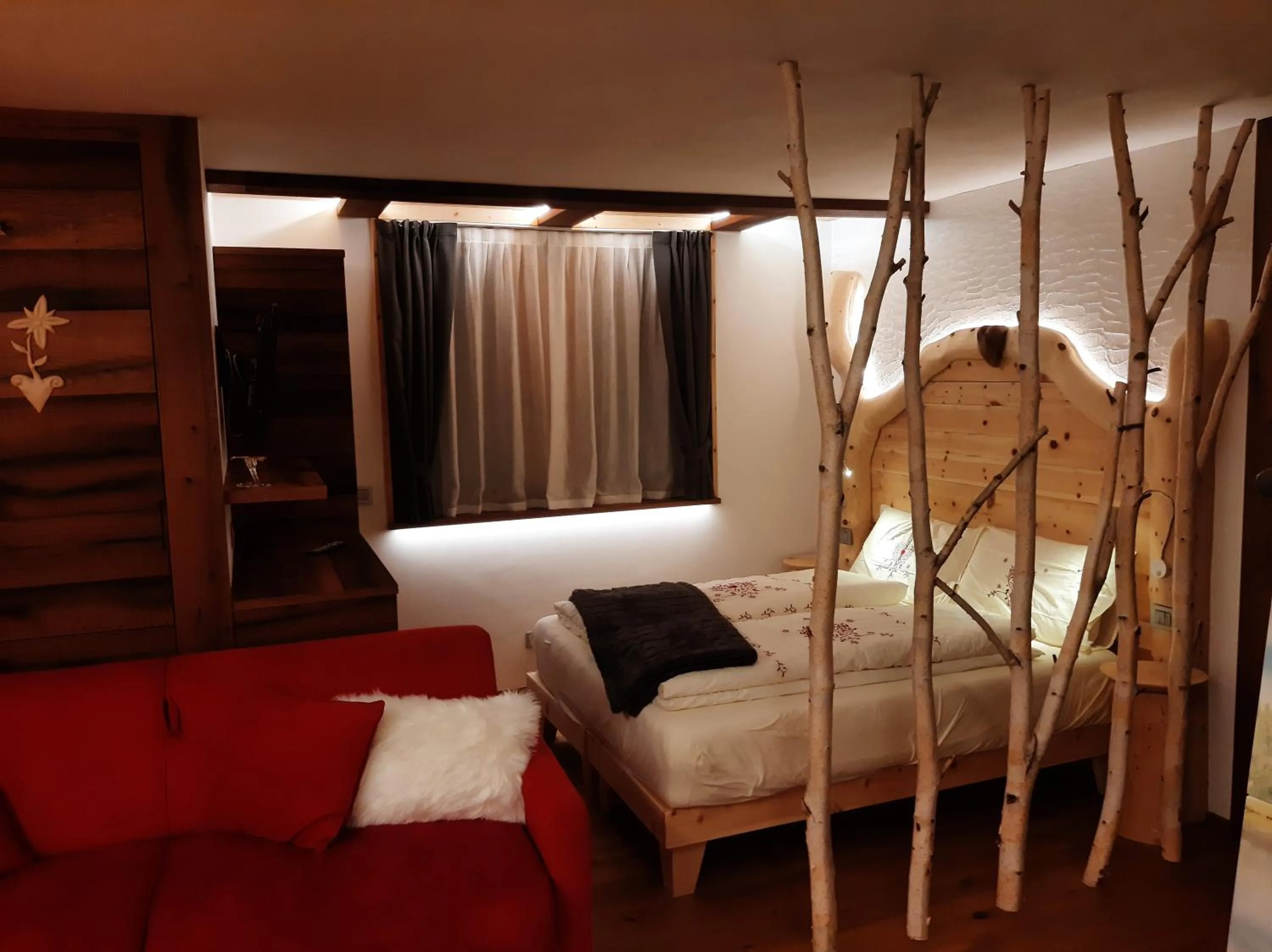 Photo of the whole room, Bed in Appartamento Cirmolo
