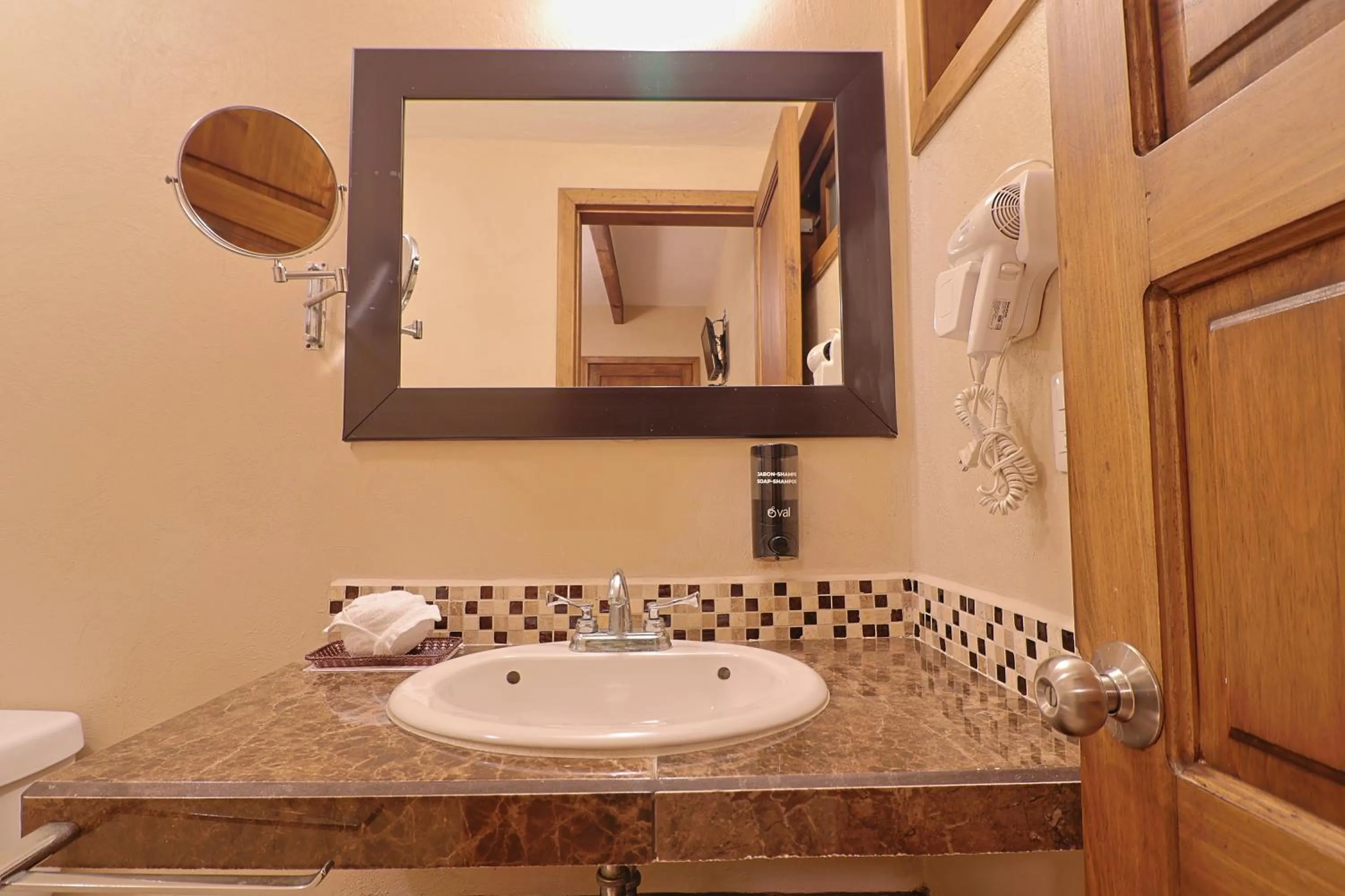 Shower in Hotel El Zaguán Histórico