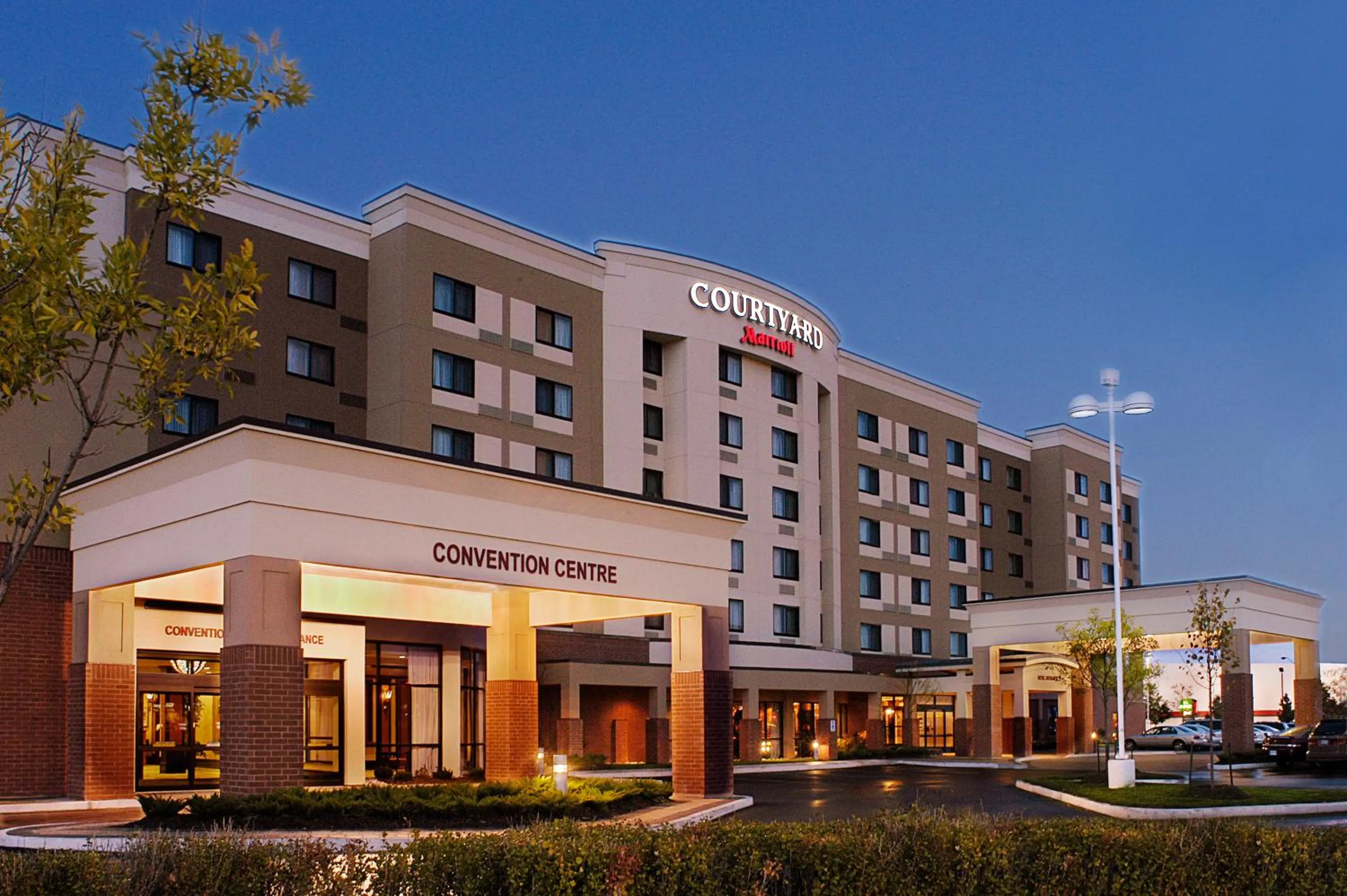 Property building in Courtyard by Marriott Toronto Brampton