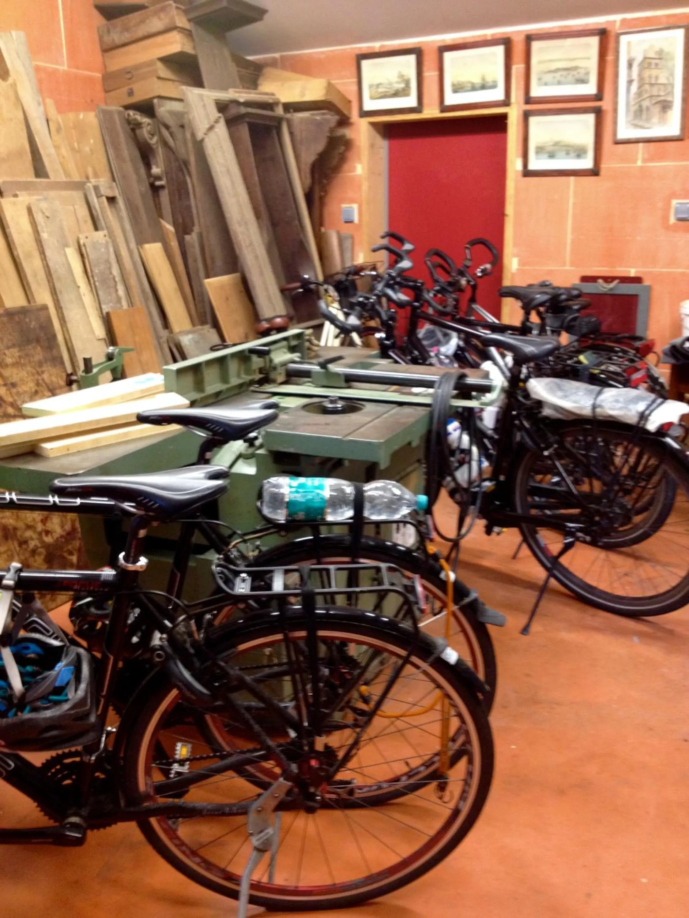 Sports in Chez L'Antiquaire