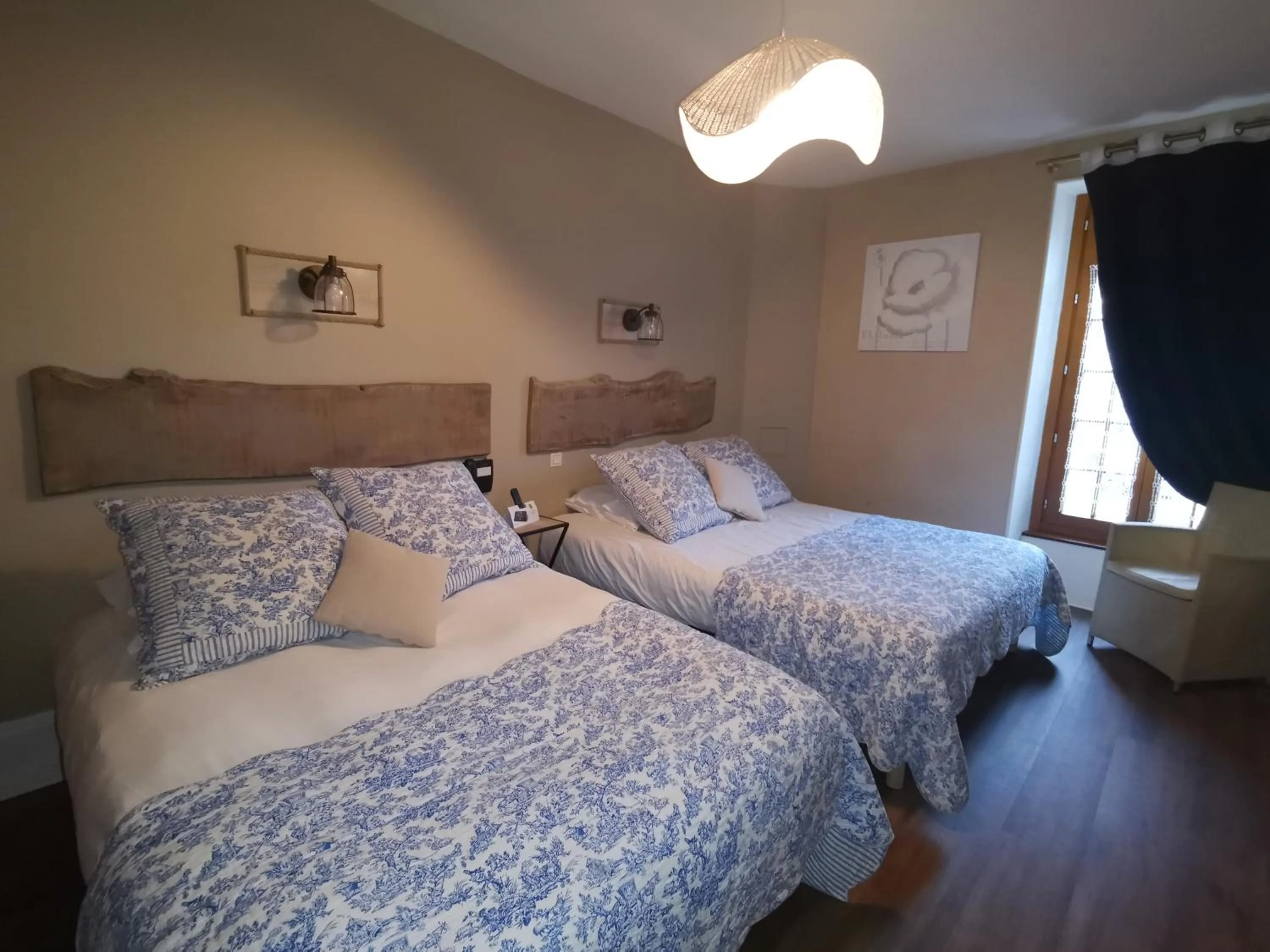 Family, Bed in Logis Hôtel-Restaurant Le Relais