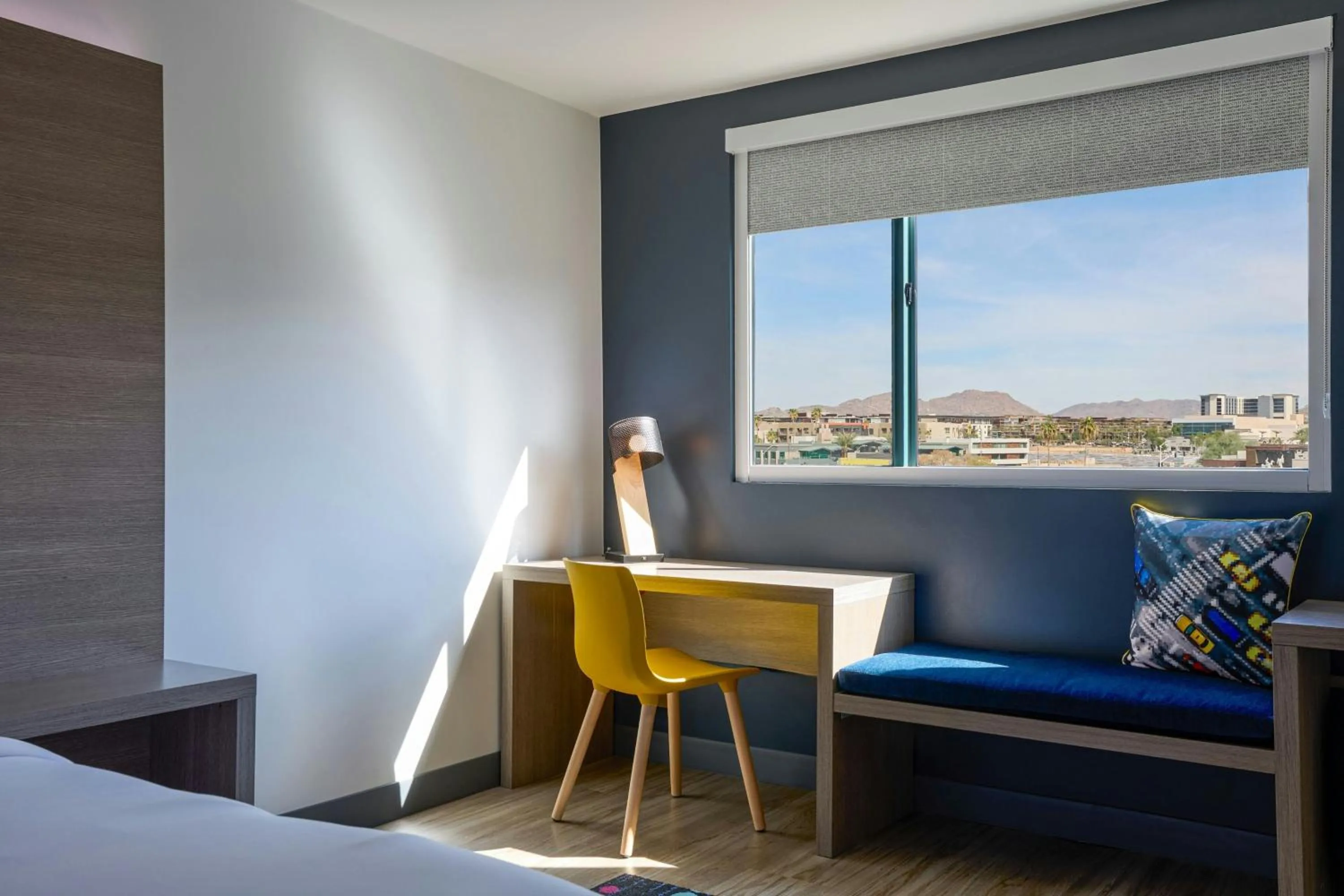 Photo of the whole room, Bed in Aloft Scottsdale