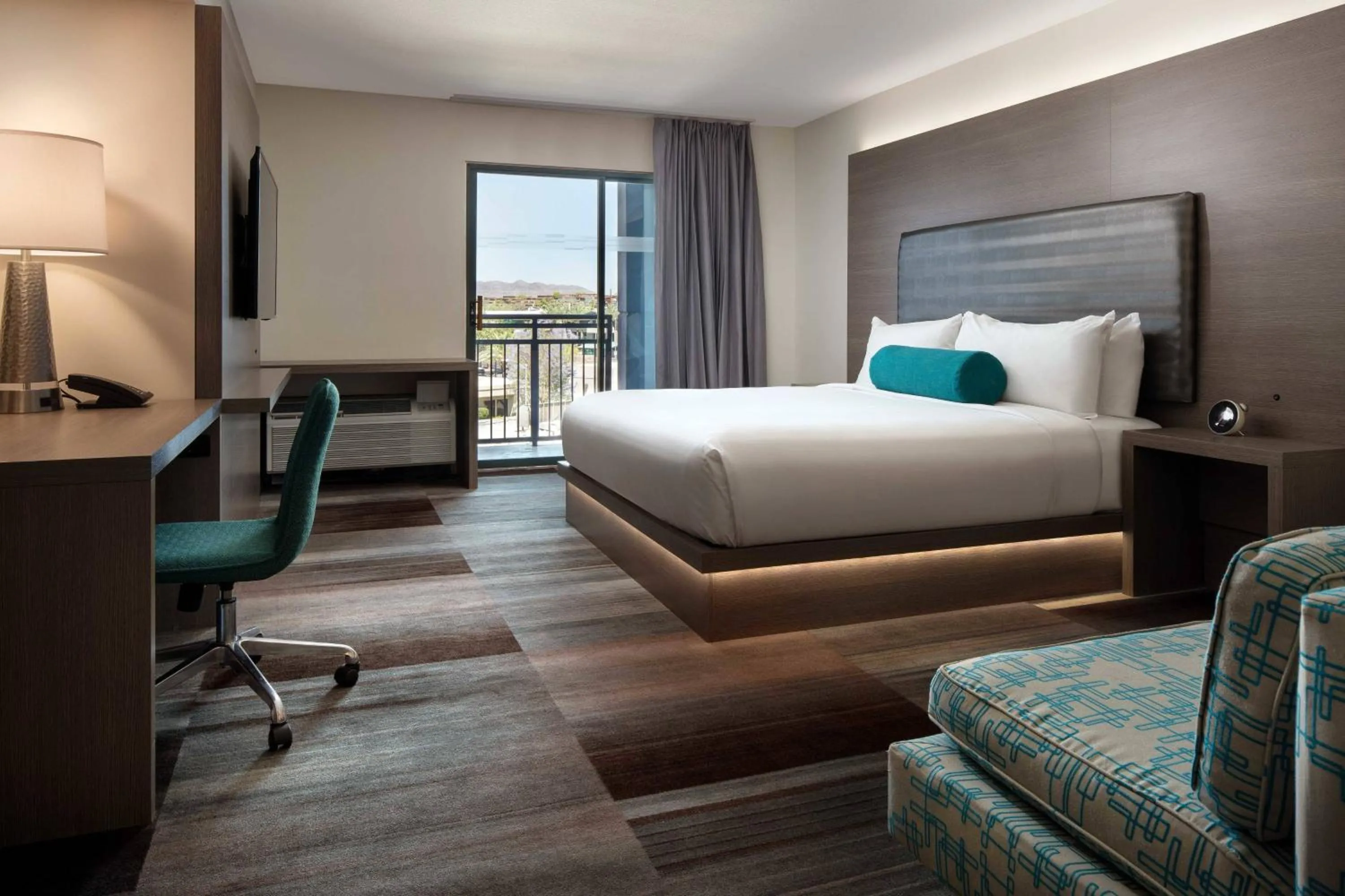 Photo of the whole room, Bed in Aloft Scottsdale