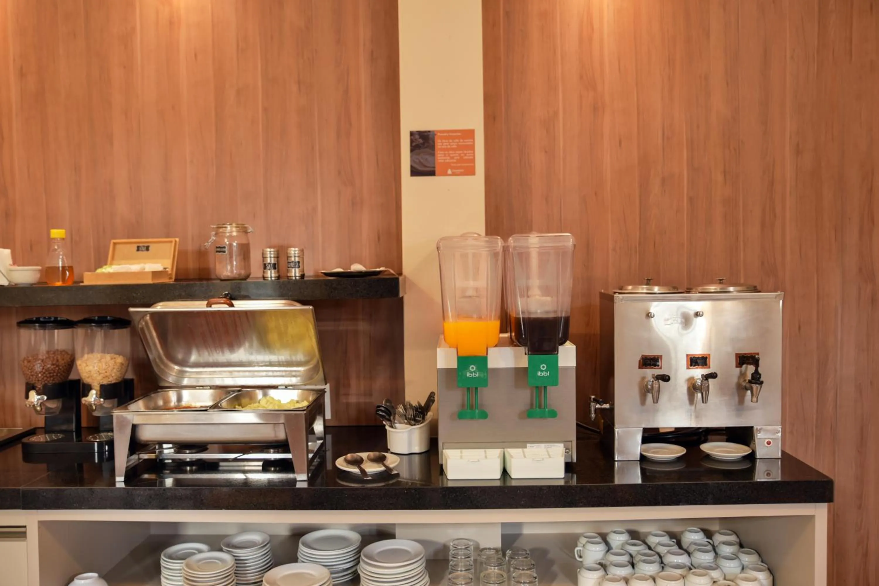 Restaurant/places to eat in Hotel Itamarati