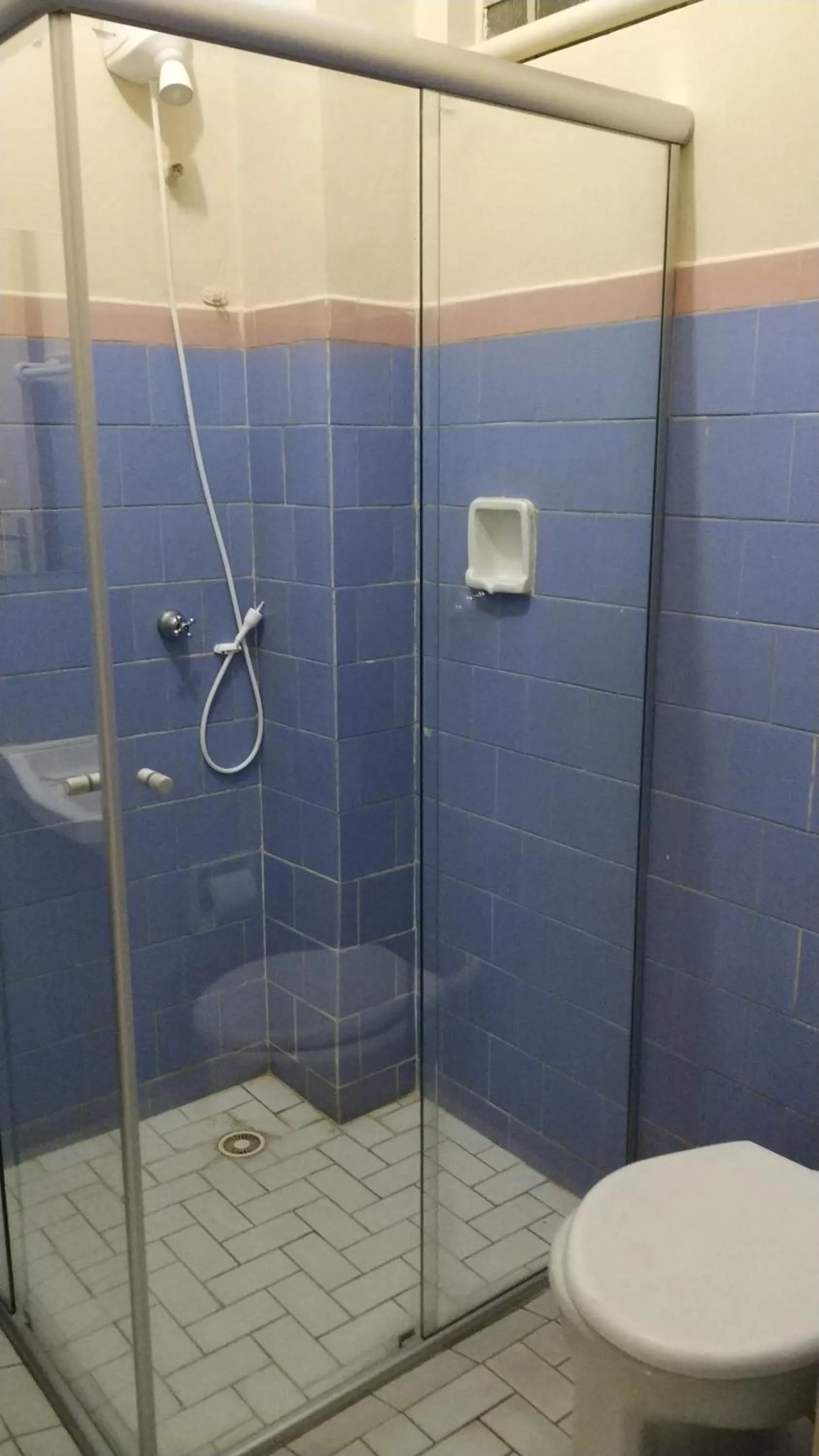 Shower in Hotel Itamarati