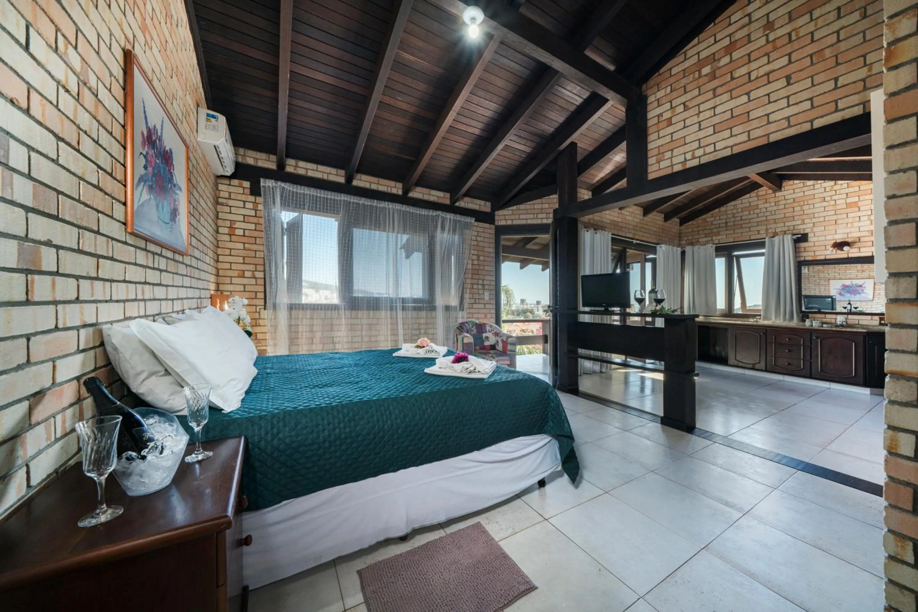 Photo of the whole room, Bed in Pousada Albacora