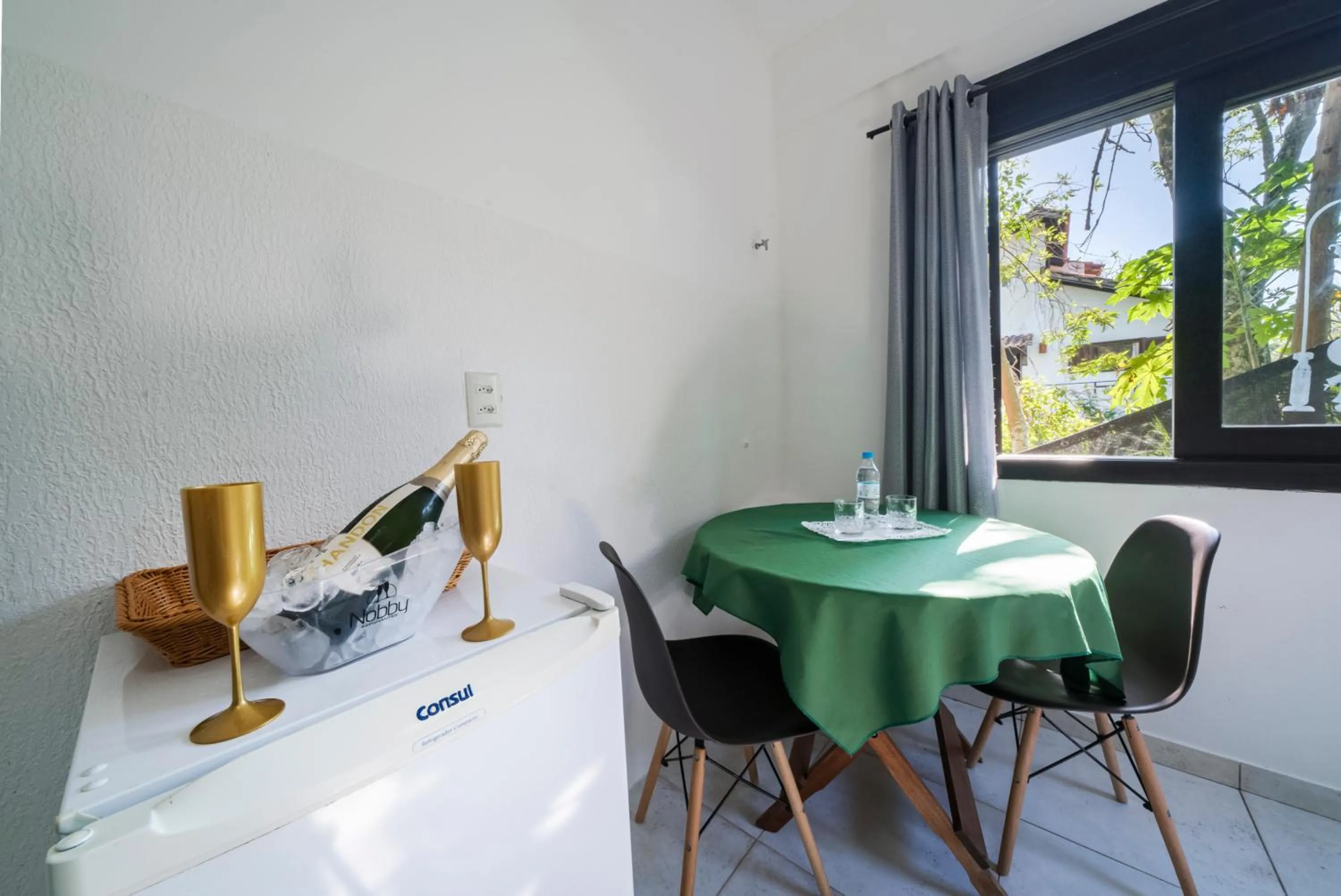 Dining area in Pousada Albacora