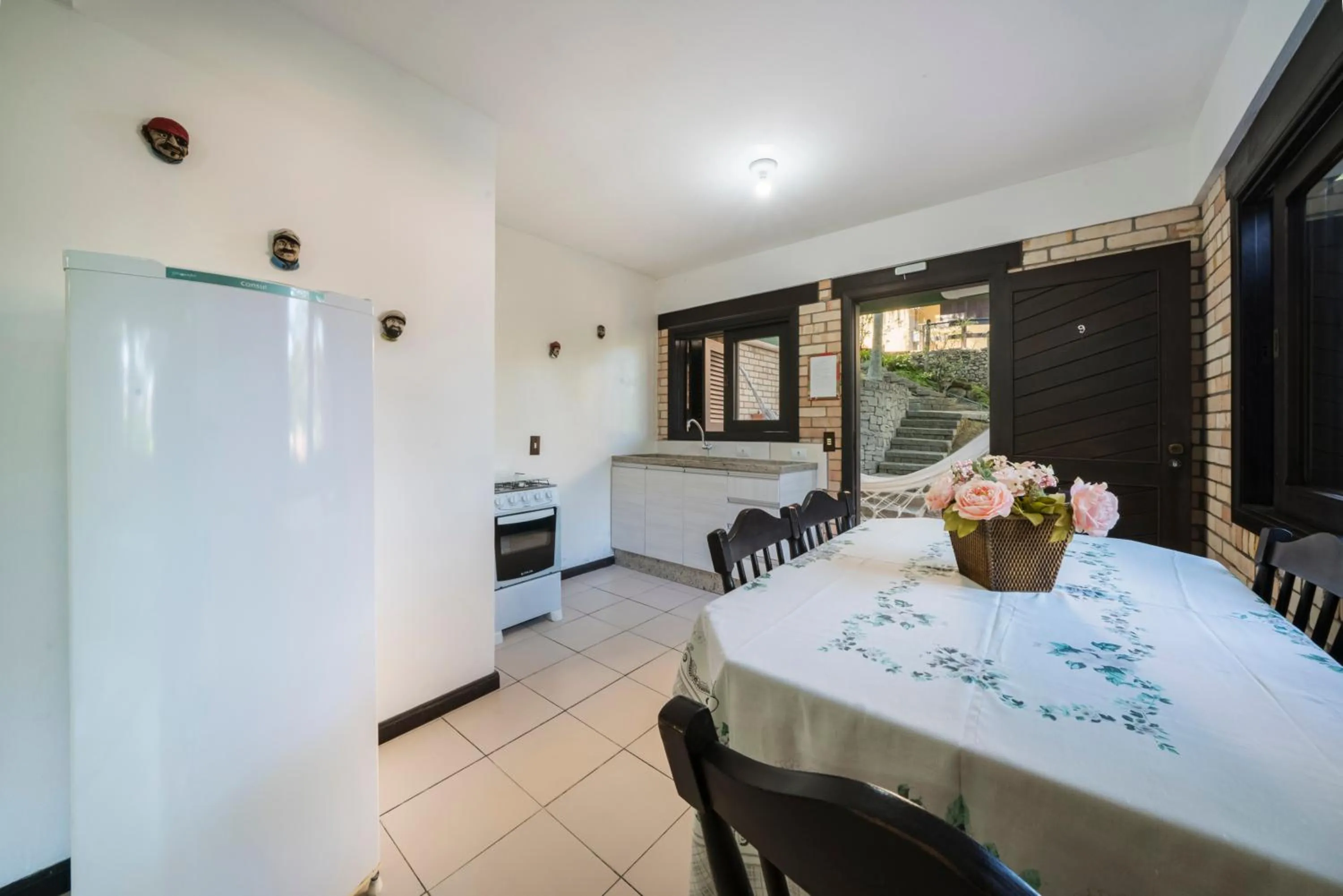 Kitchen or kitchenette, Bed in Pousada Albacora