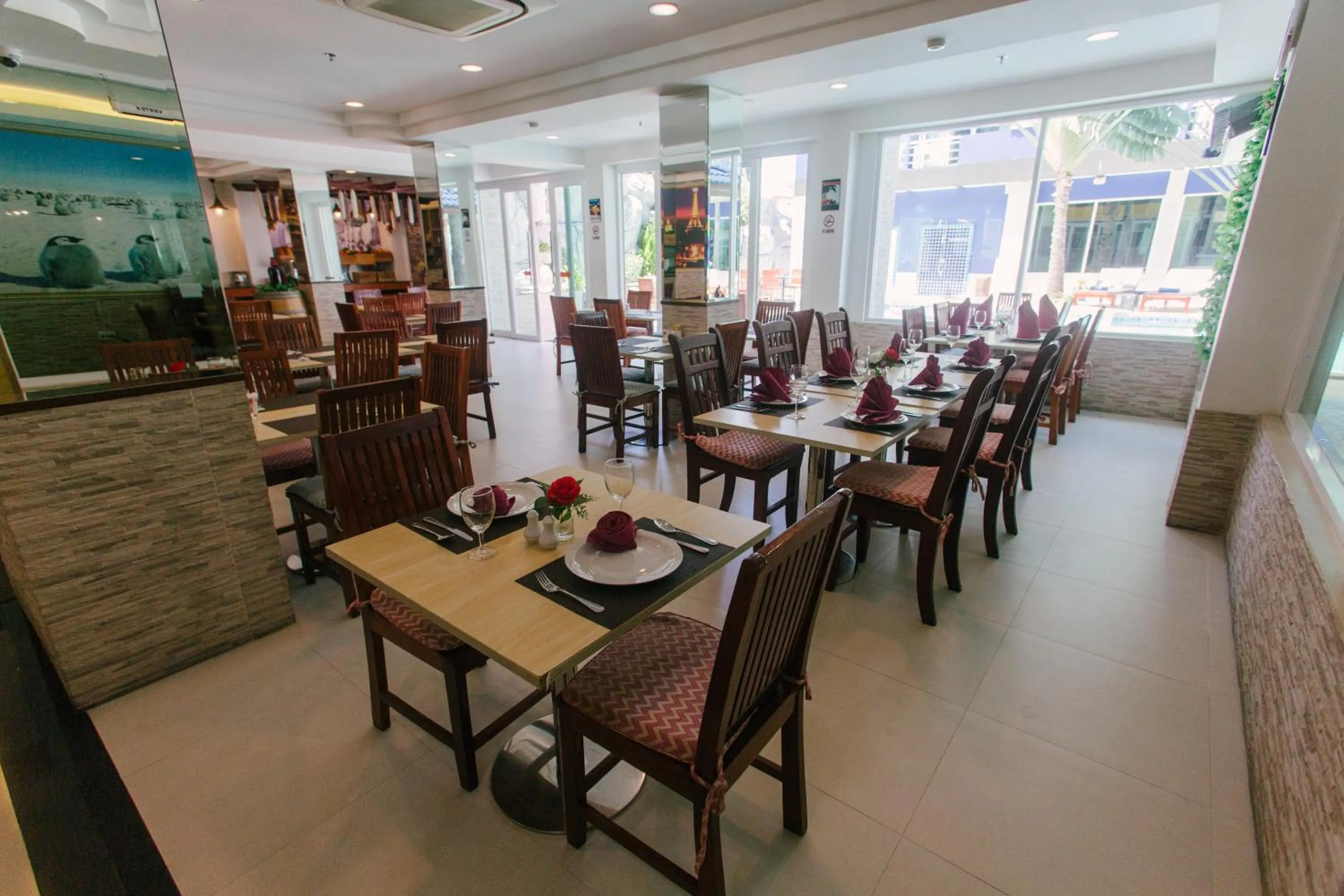 Restaurant/places to eat in Best Western Royal Buriram