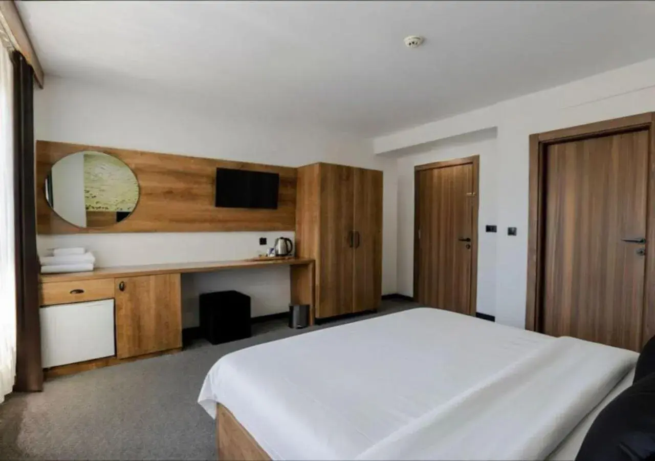 Large Double Room in Acar Airport Hotel Large Double Room in Acar Airport Hotel