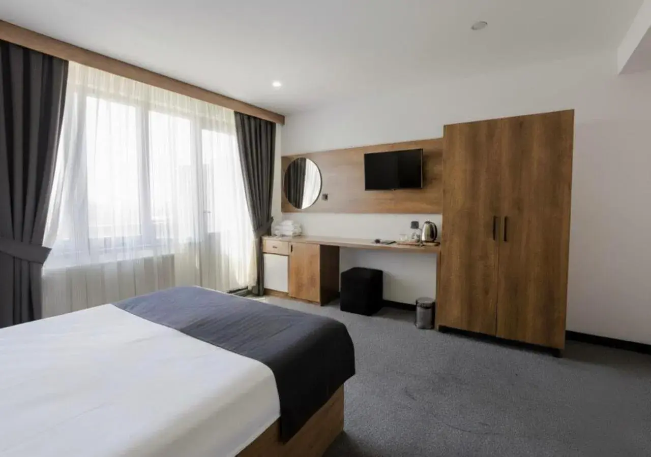 Large Double Room in Acar Airport Hotel Large Double Room in Acar Airport Hotel