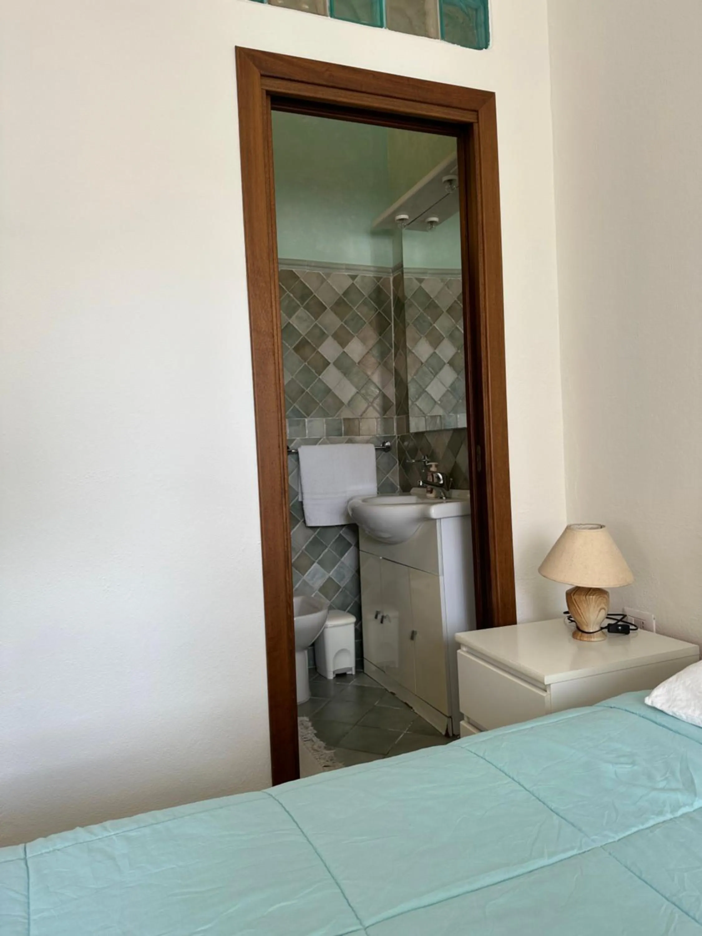 Double Room with Private Bathroom - single occupancy in Garden House