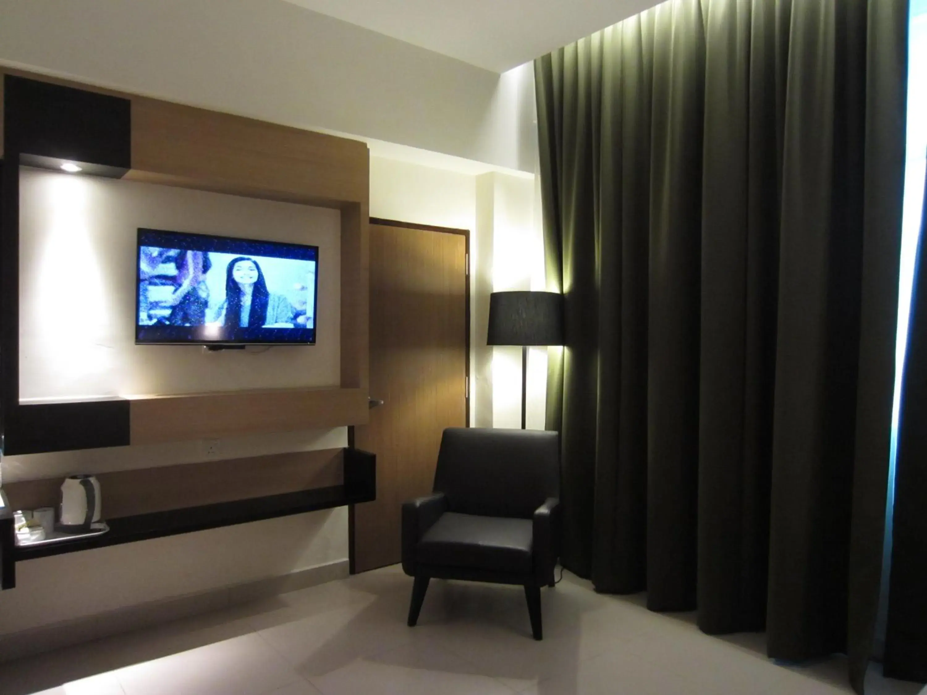 TV and multimedia, Bed in D Hotel TV and multimedia, Bed in D Hotel