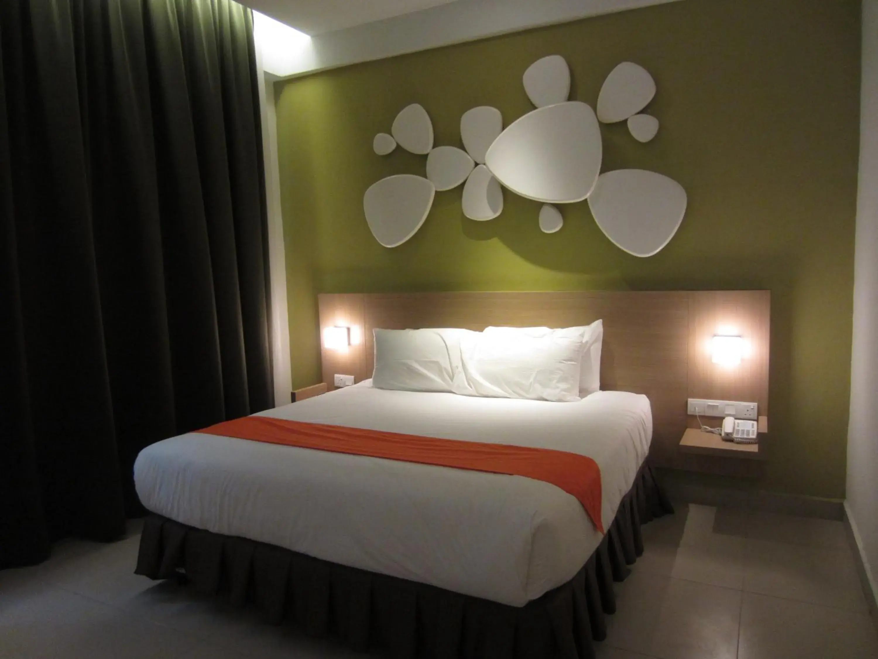 Bedroom, Bed in D Hotel Bedroom, Bed in D Hotel