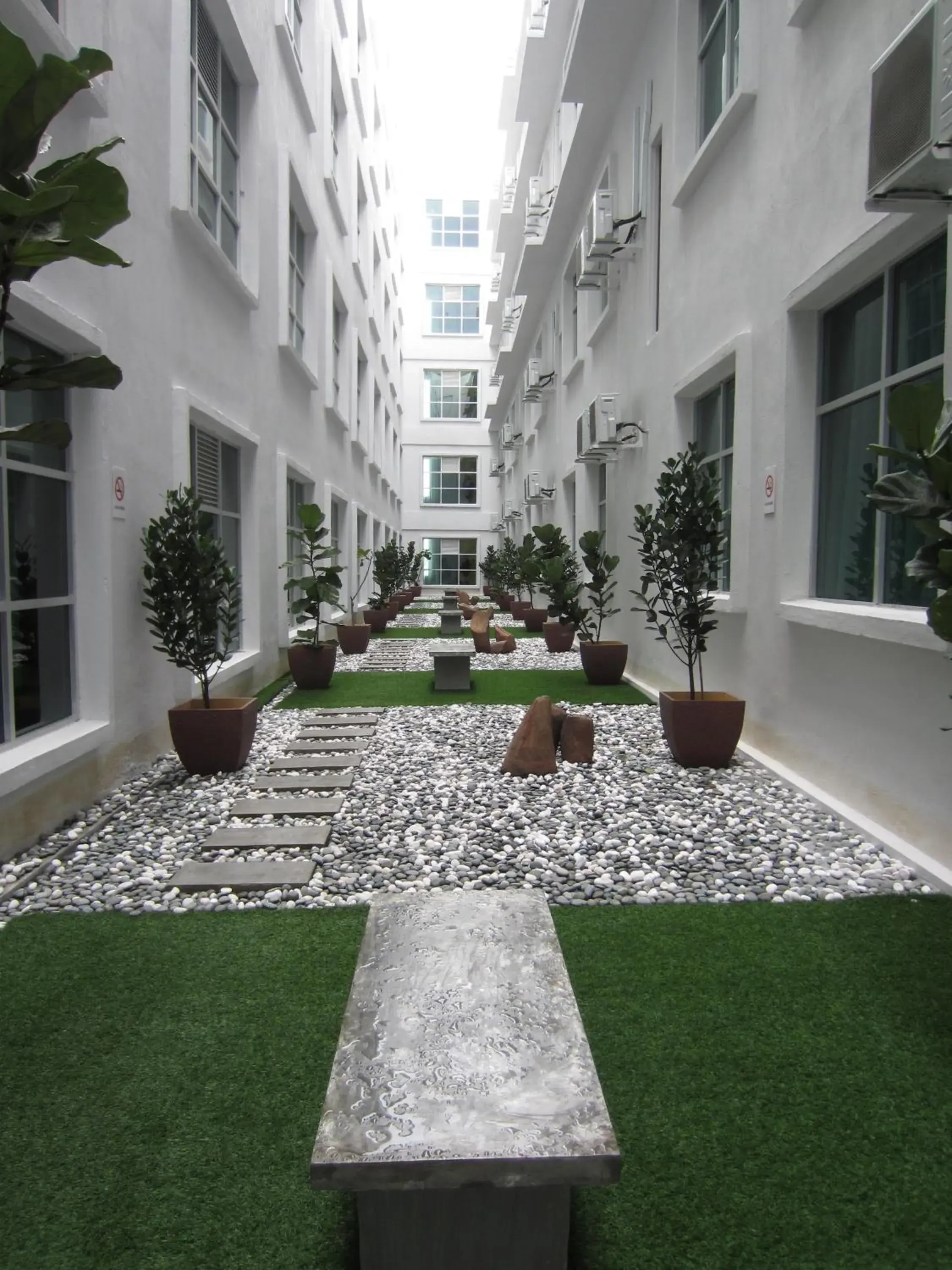 D Hotel D Hotel