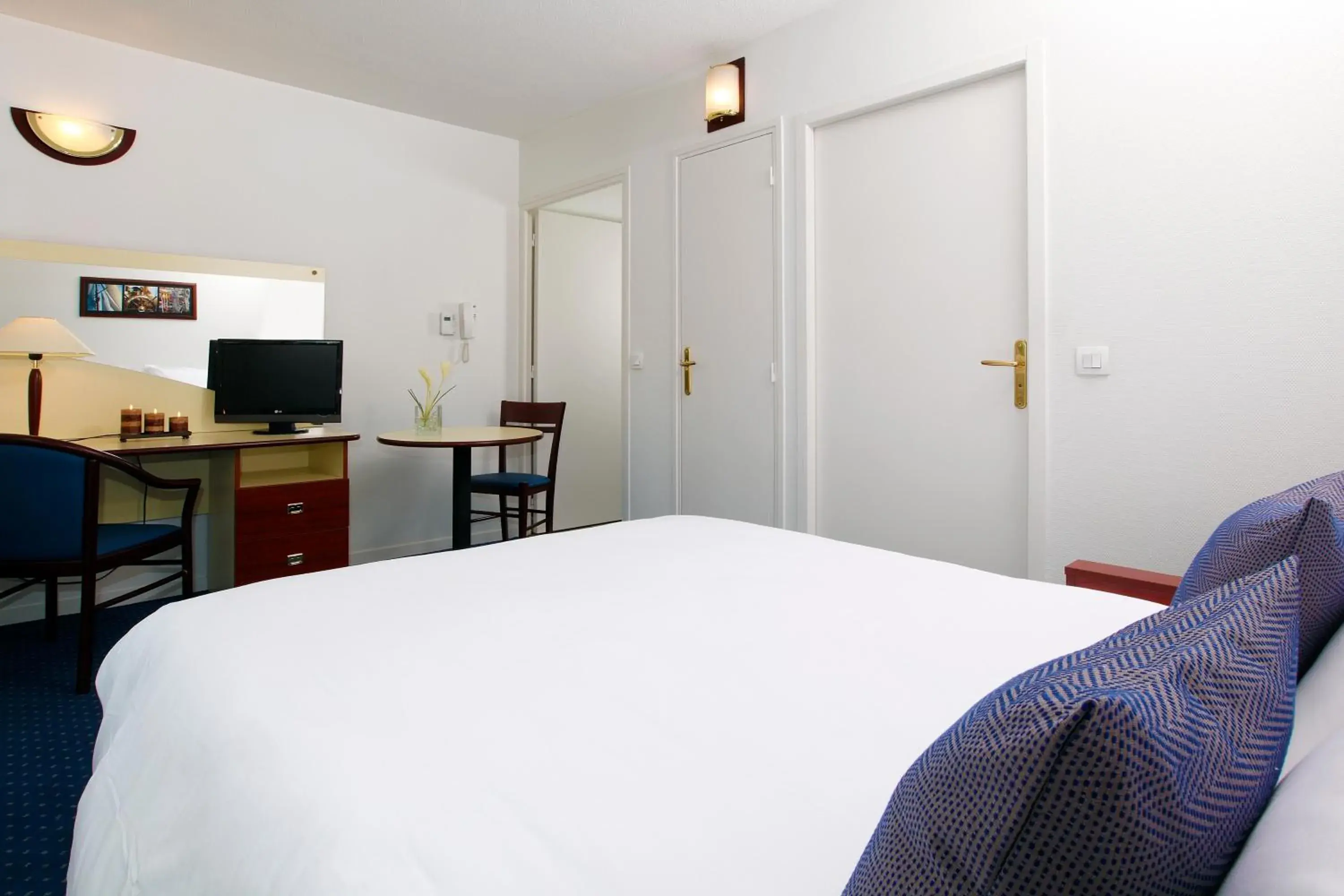 Bed in Appart'City Classic Clermont Ferrand Centre Bed in Appart'City Classic Clermont Ferrand Centre