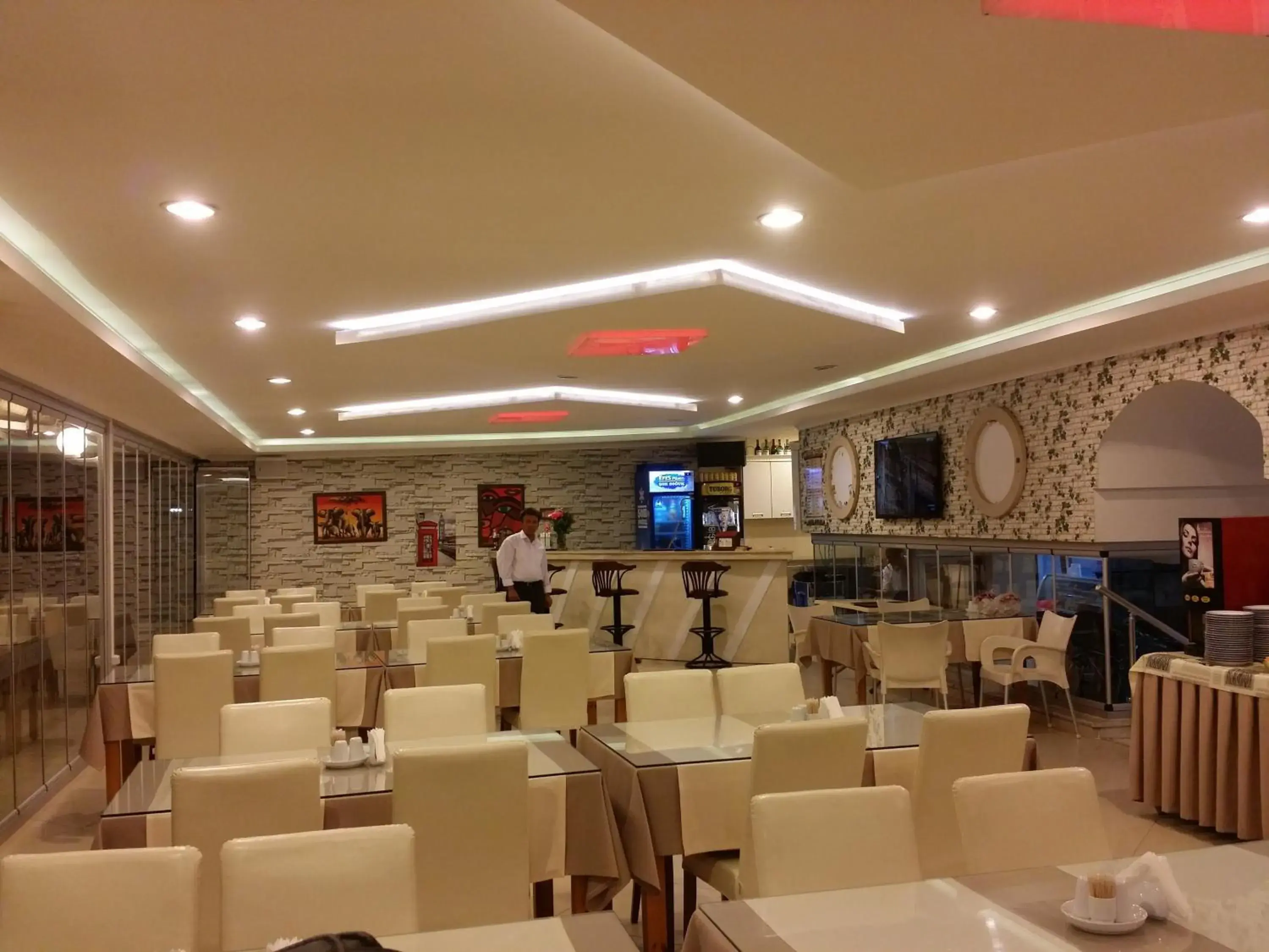 Restaurant/places to eat in Hotel Berlin Restaurant/places to eat in Hotel Berlin