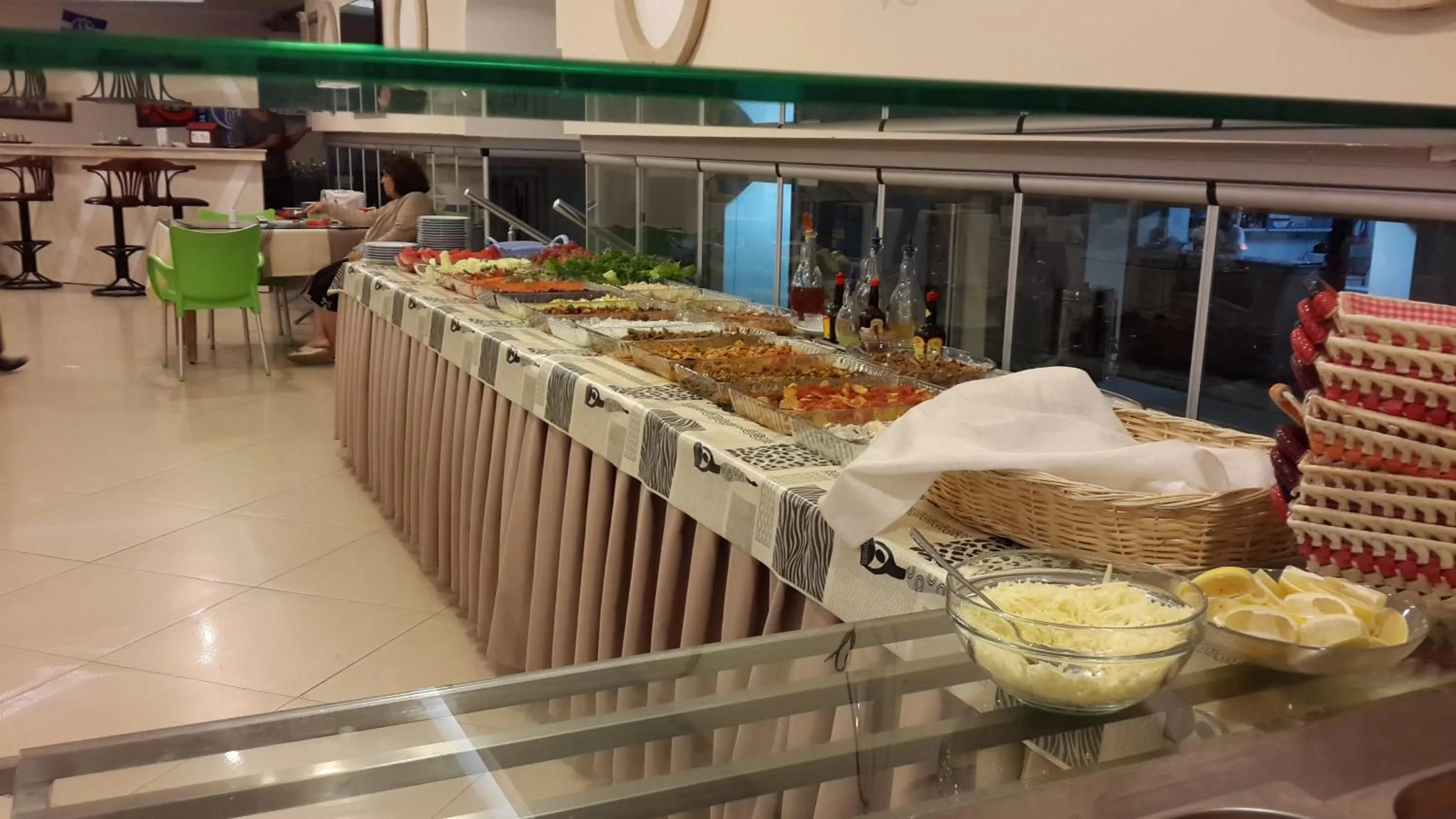 Food and drinks in Hotel Berlin