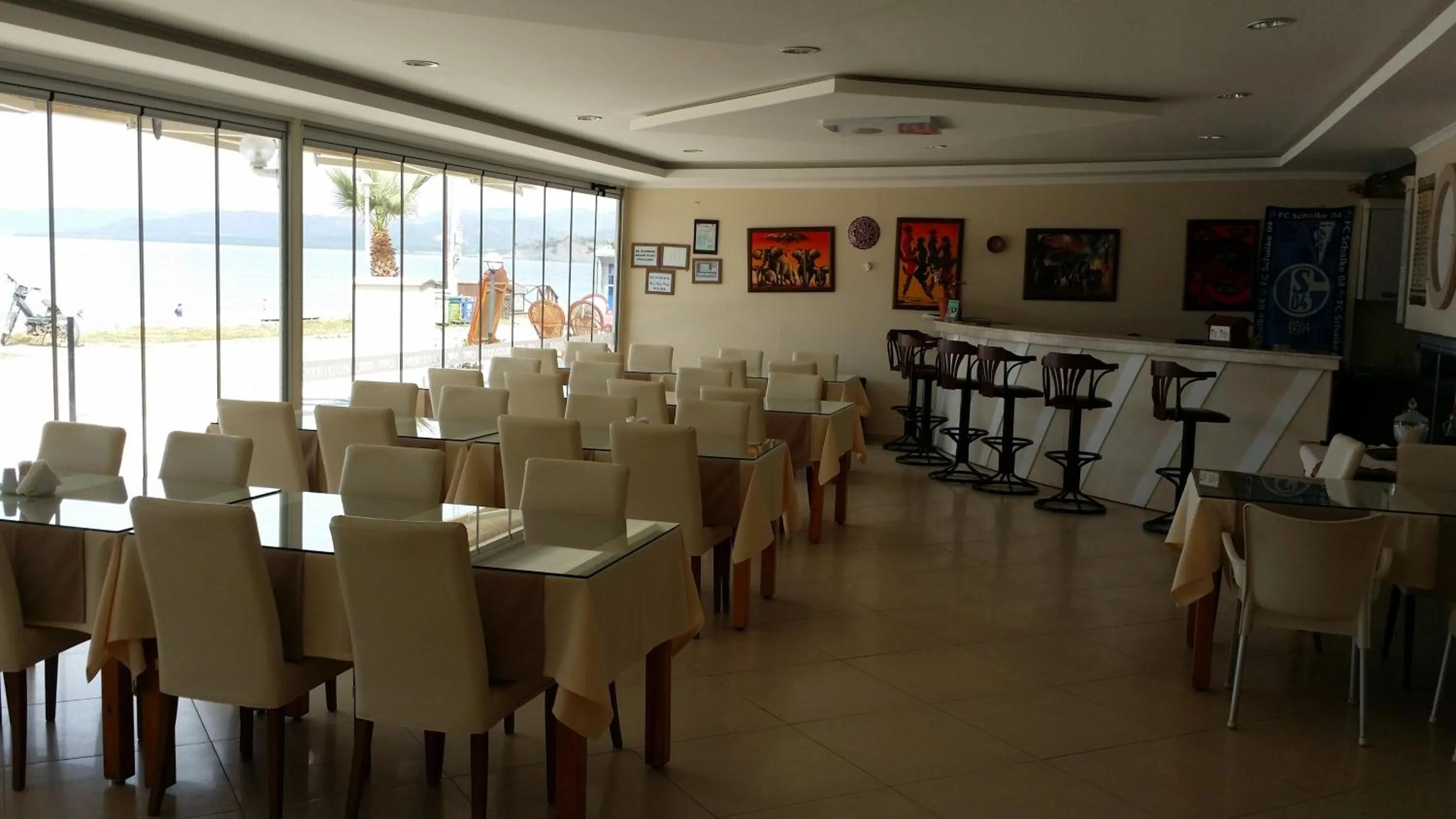 Restaurant/places to eat in Hotel Berlin