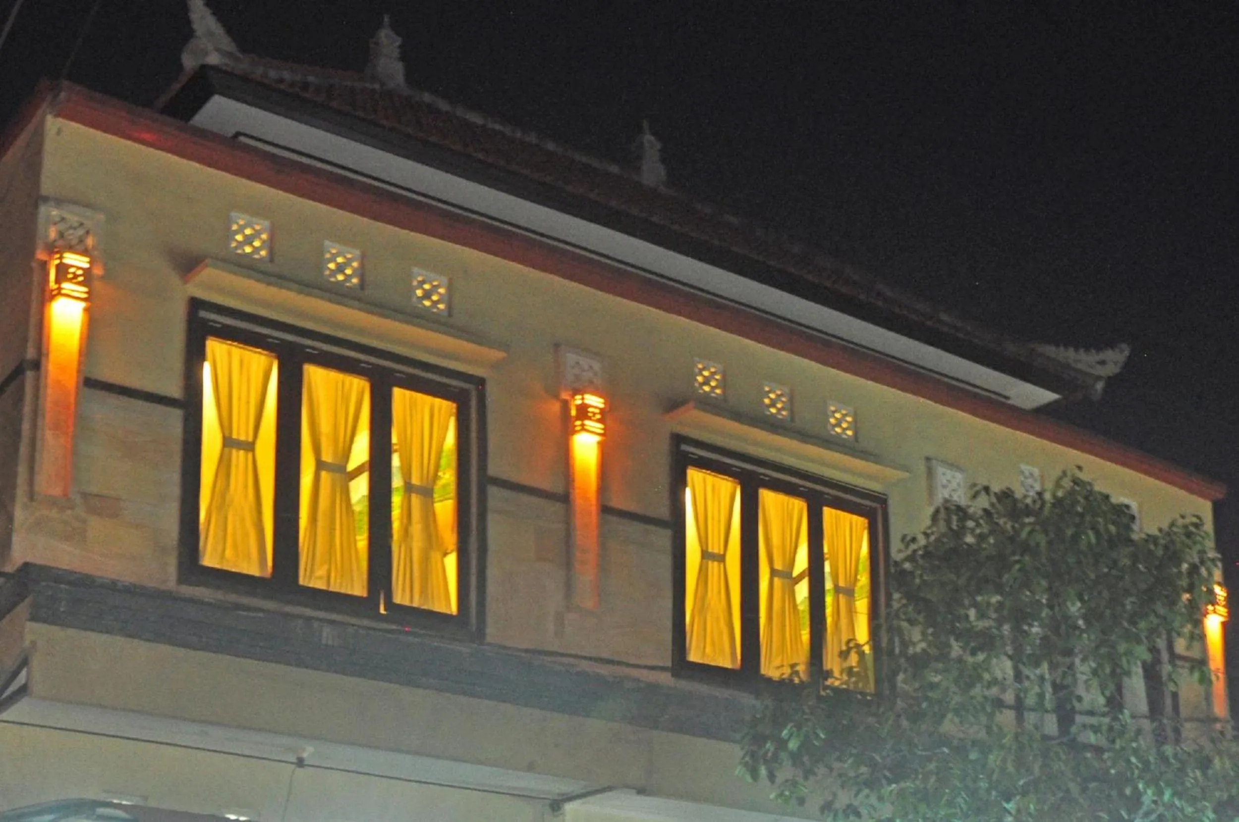 Facade/entrance in Astiti Guest House Salon and Spa