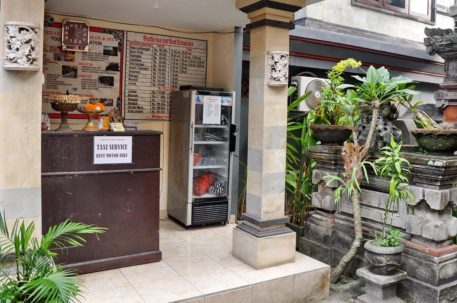 Lobby or reception in Astiti Guest House Salon and Spa