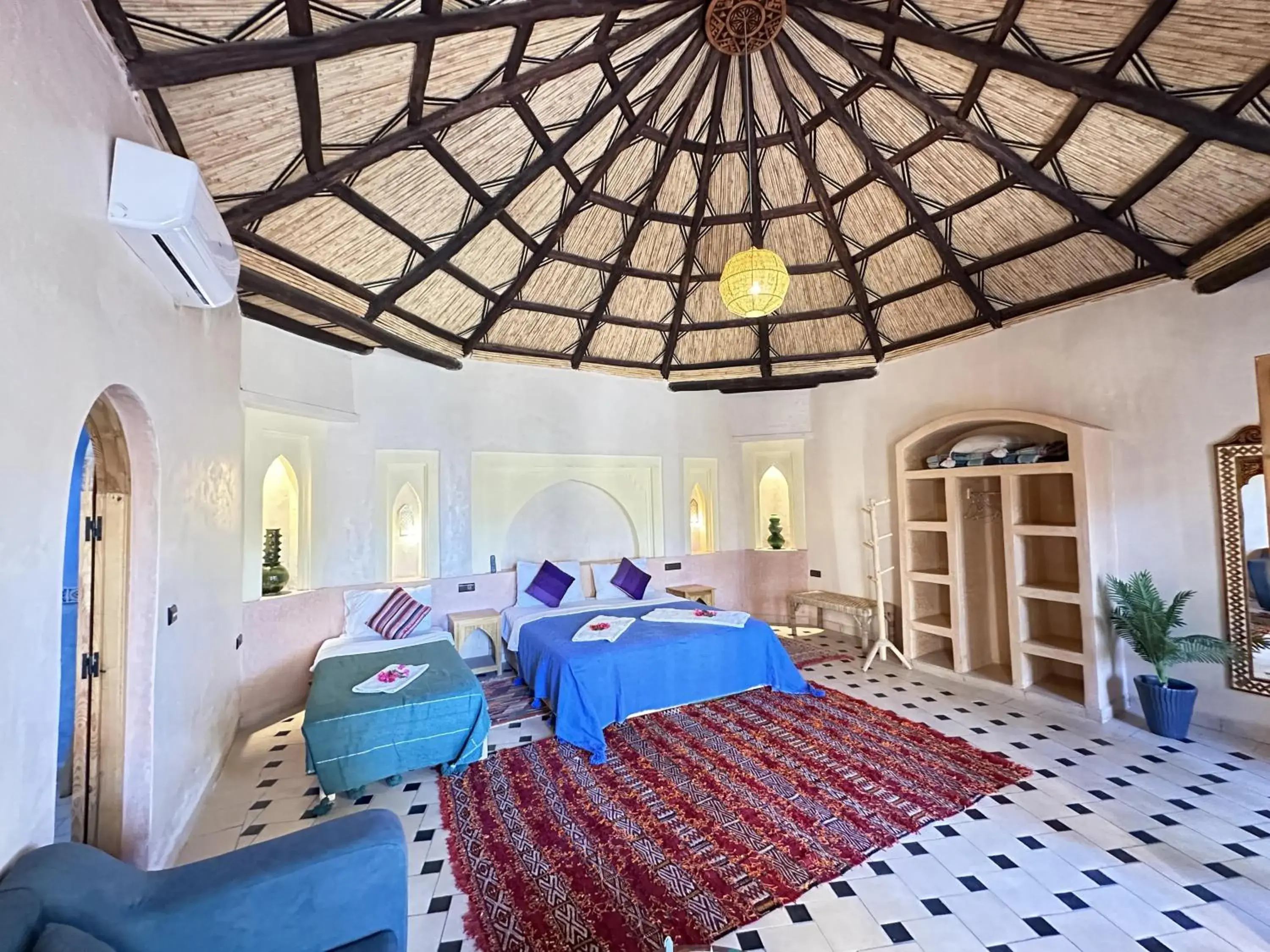 Deluxe Suite in Oasis Tilogui-Luxury Hotel Restaurant and Desert Excursions In Zagora Deluxe Suite in Oasis Tilogui-Luxury Hotel Restaurant and Desert Excursions In Zagora
