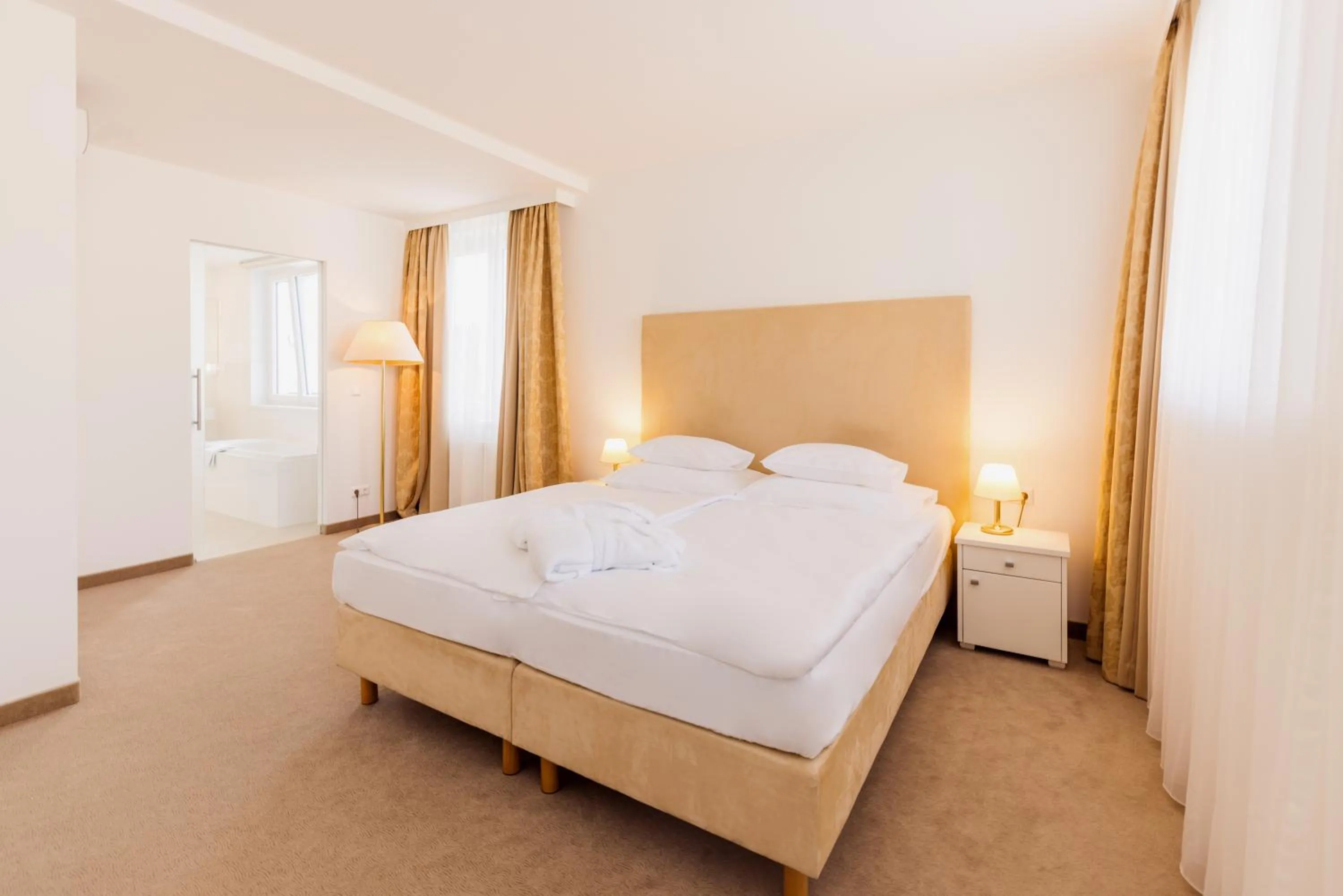 Photo of the whole room, Bed in Seehotel Dr. Jilly