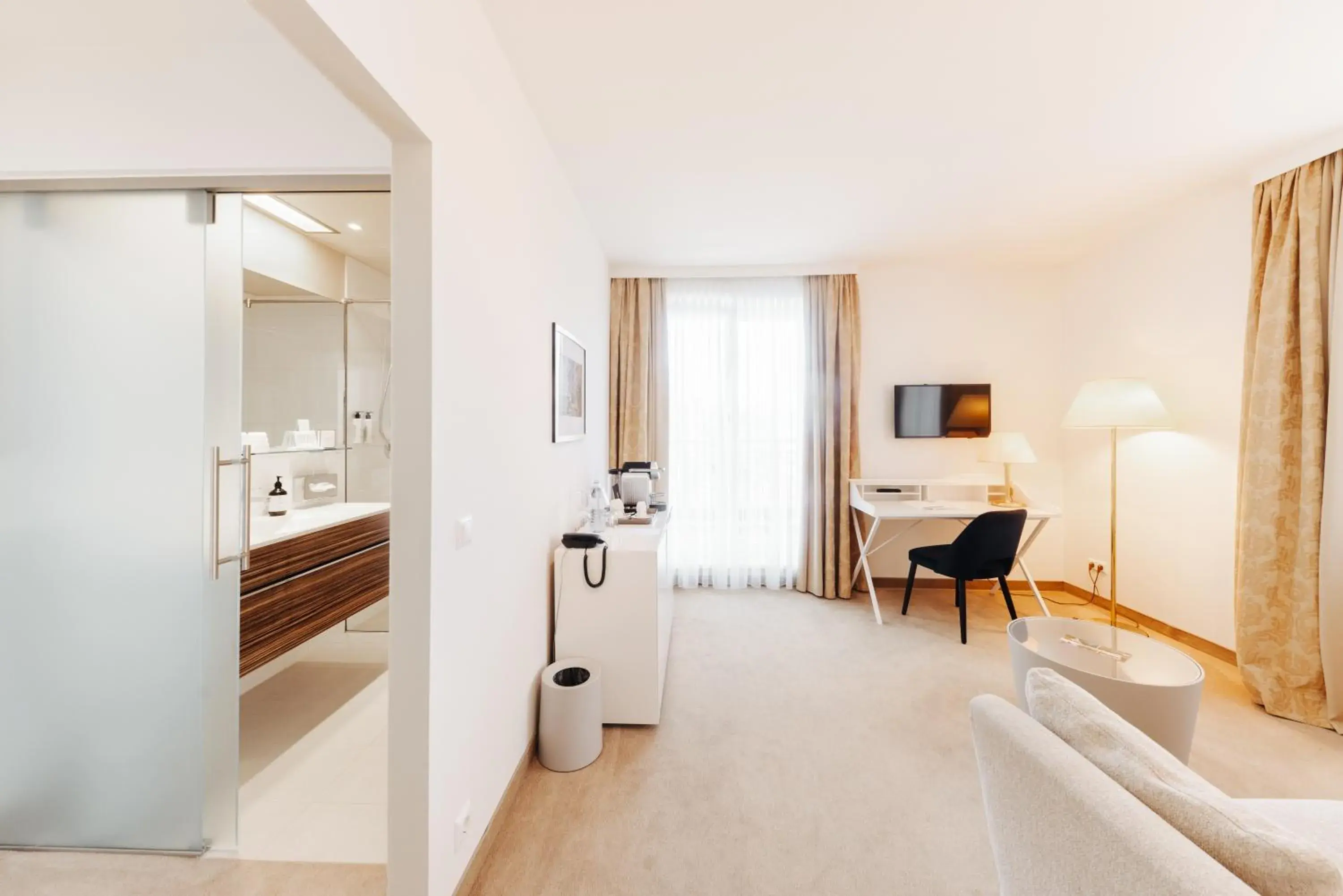 Junior Suite with Balcony - single occupancy in Seehotel Dr. Jilly Junior Suite with Balcony - single occupancy in Seehotel Dr. Jilly