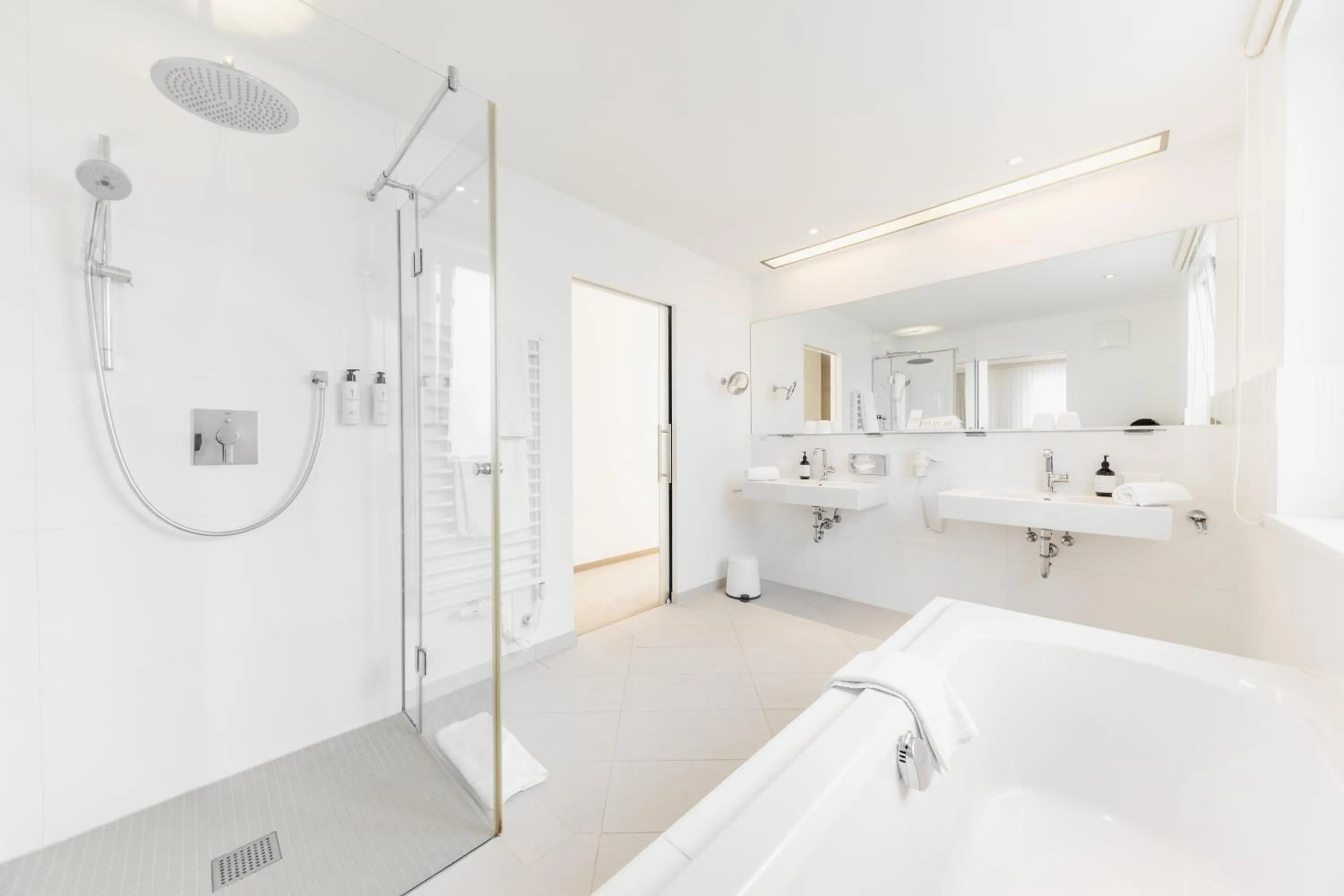 Photo of the whole room in Seehotel Dr. Jilly