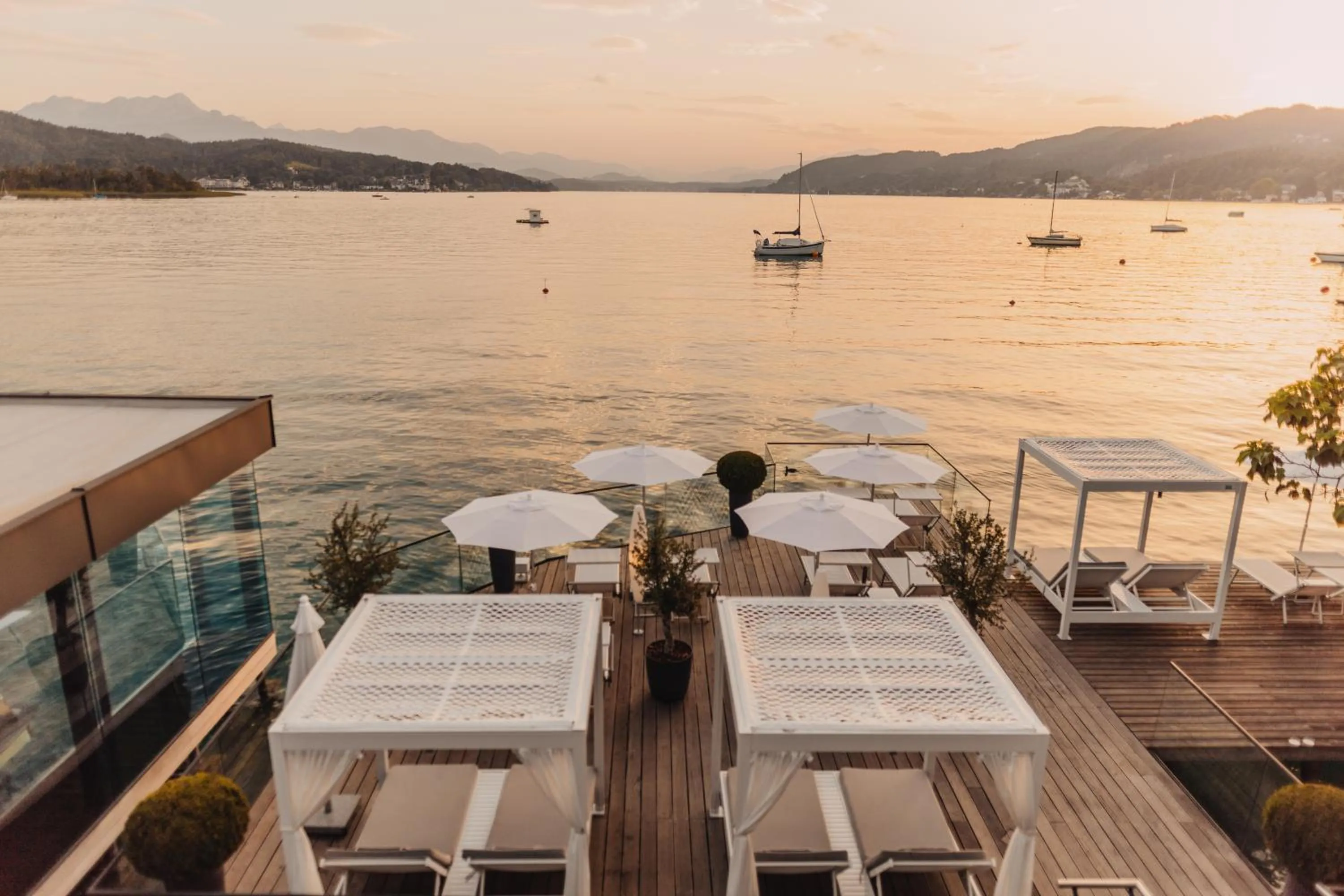 Sunset in Seehotel Dr. Jilly