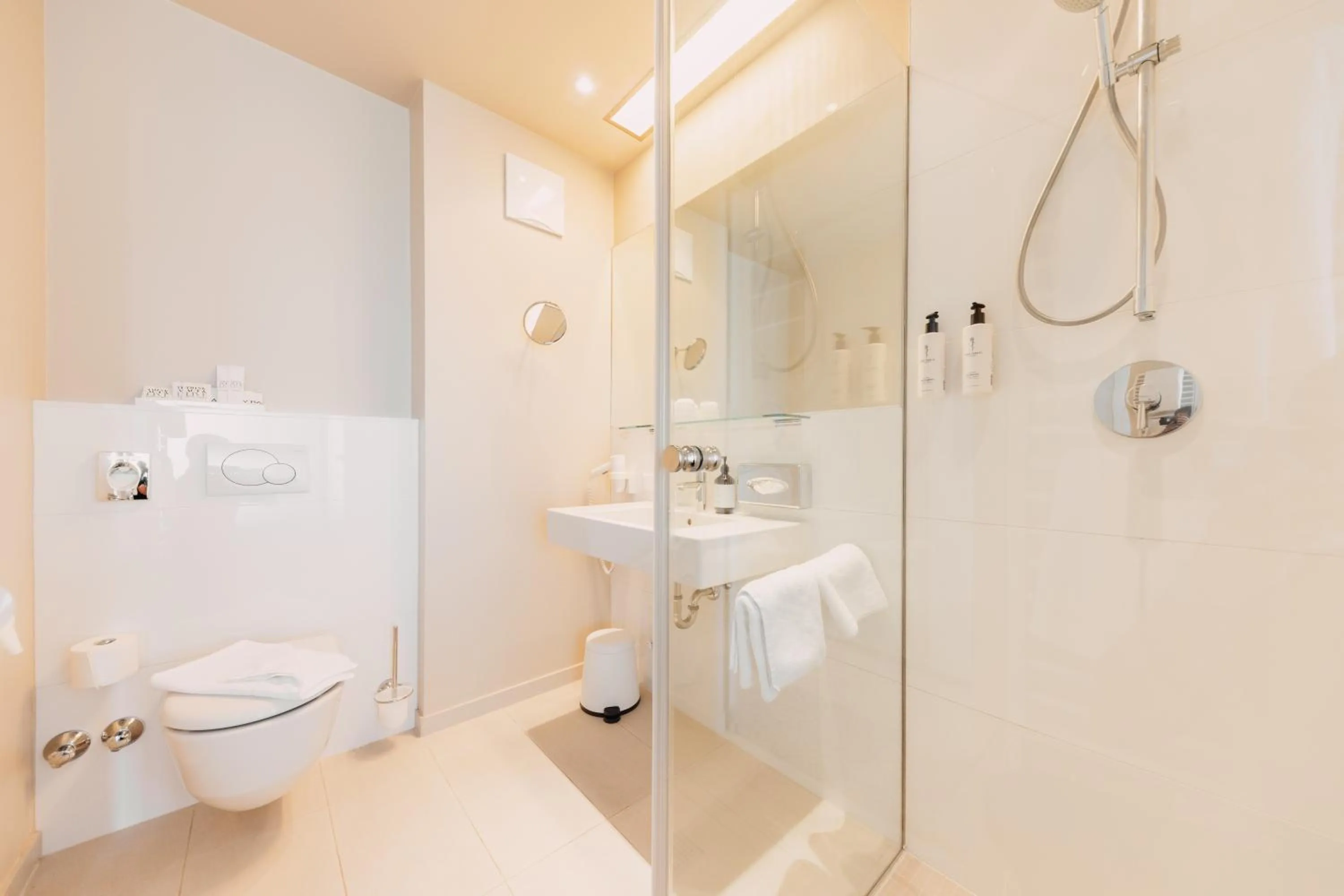 Bathroom in Seehotel Dr. Jilly