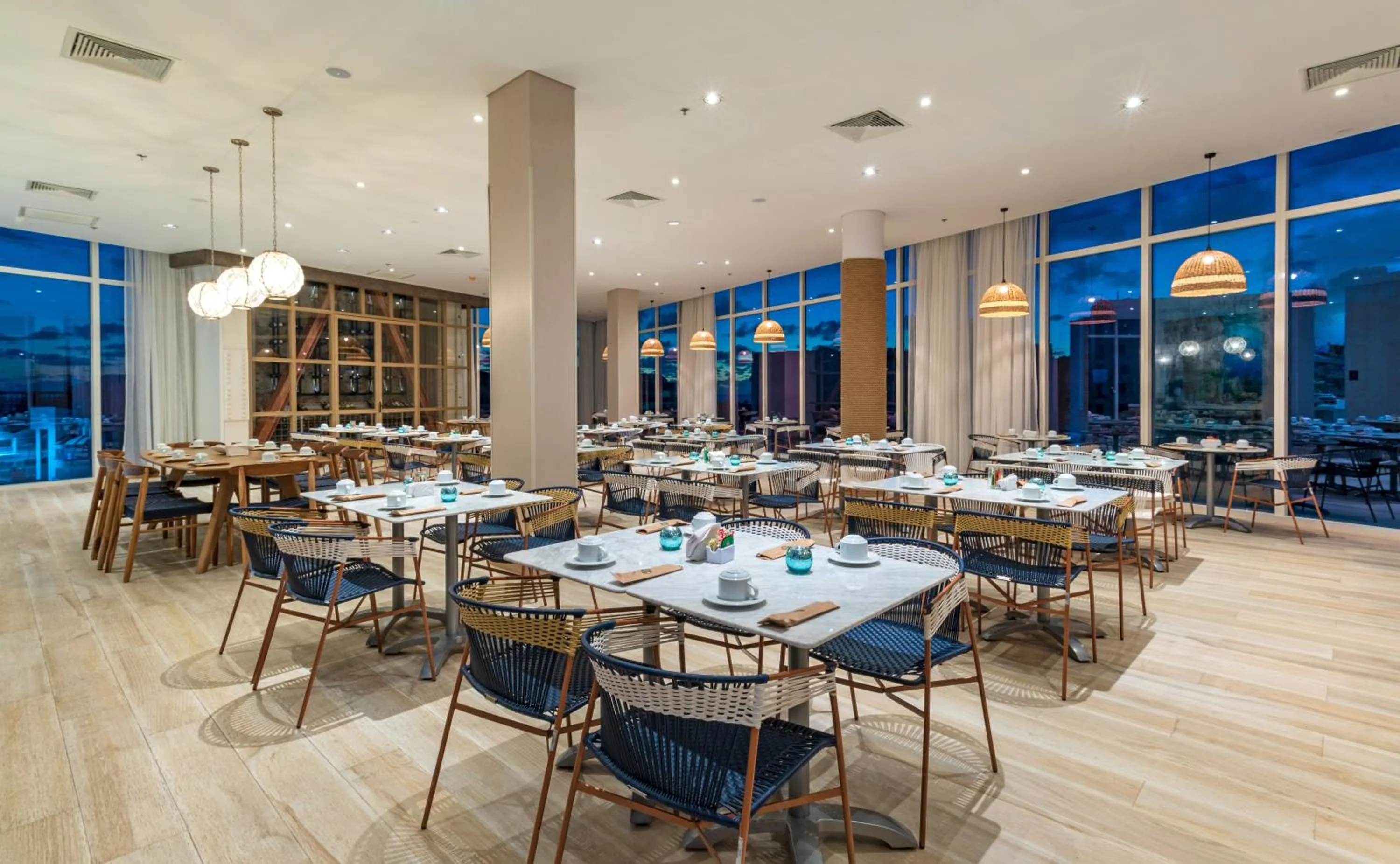 Restaurant/places to eat in Aquamare Hotel