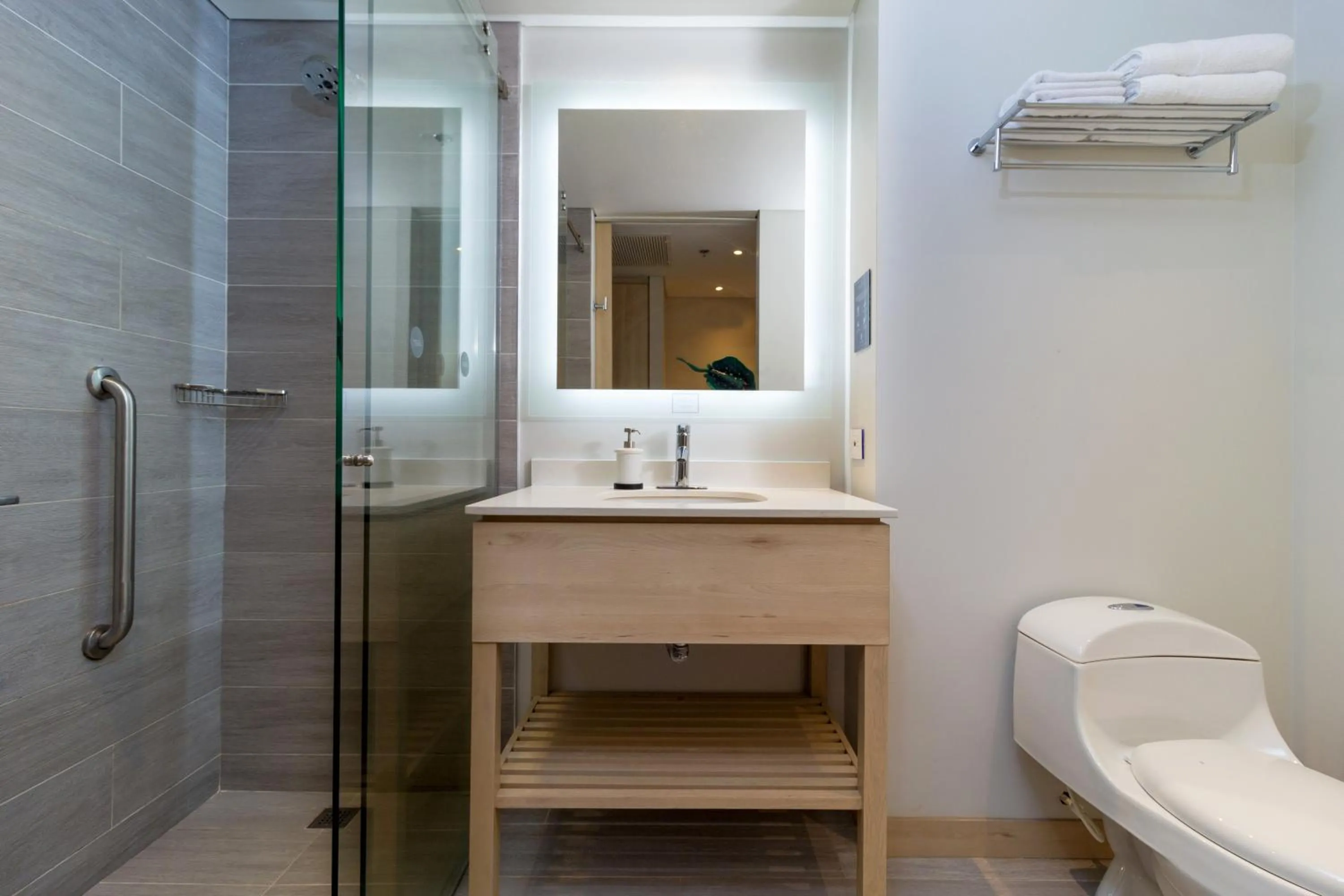 Bathroom in Aquamare Hotel