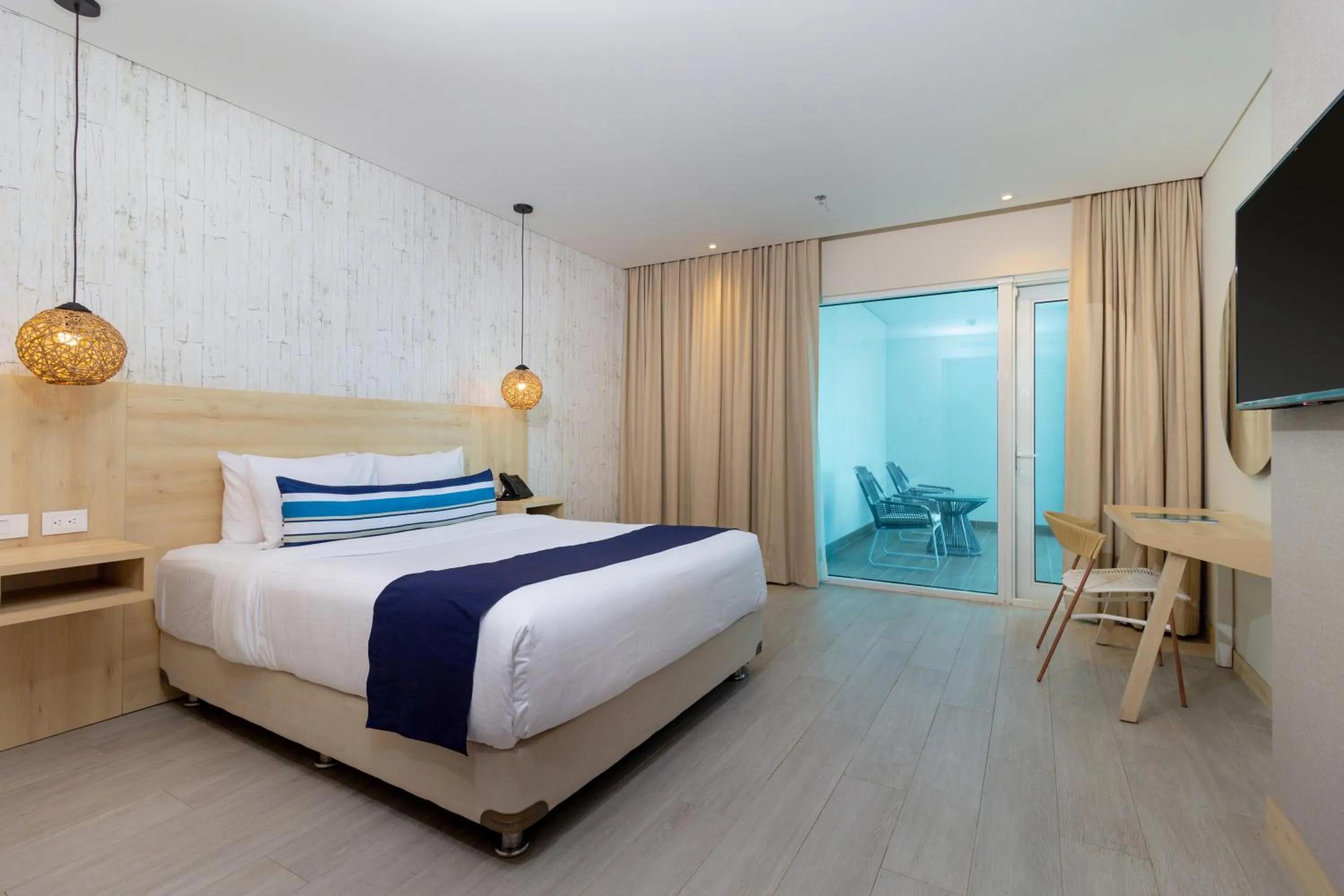 Bedroom, Bed in Aquamare Hotel