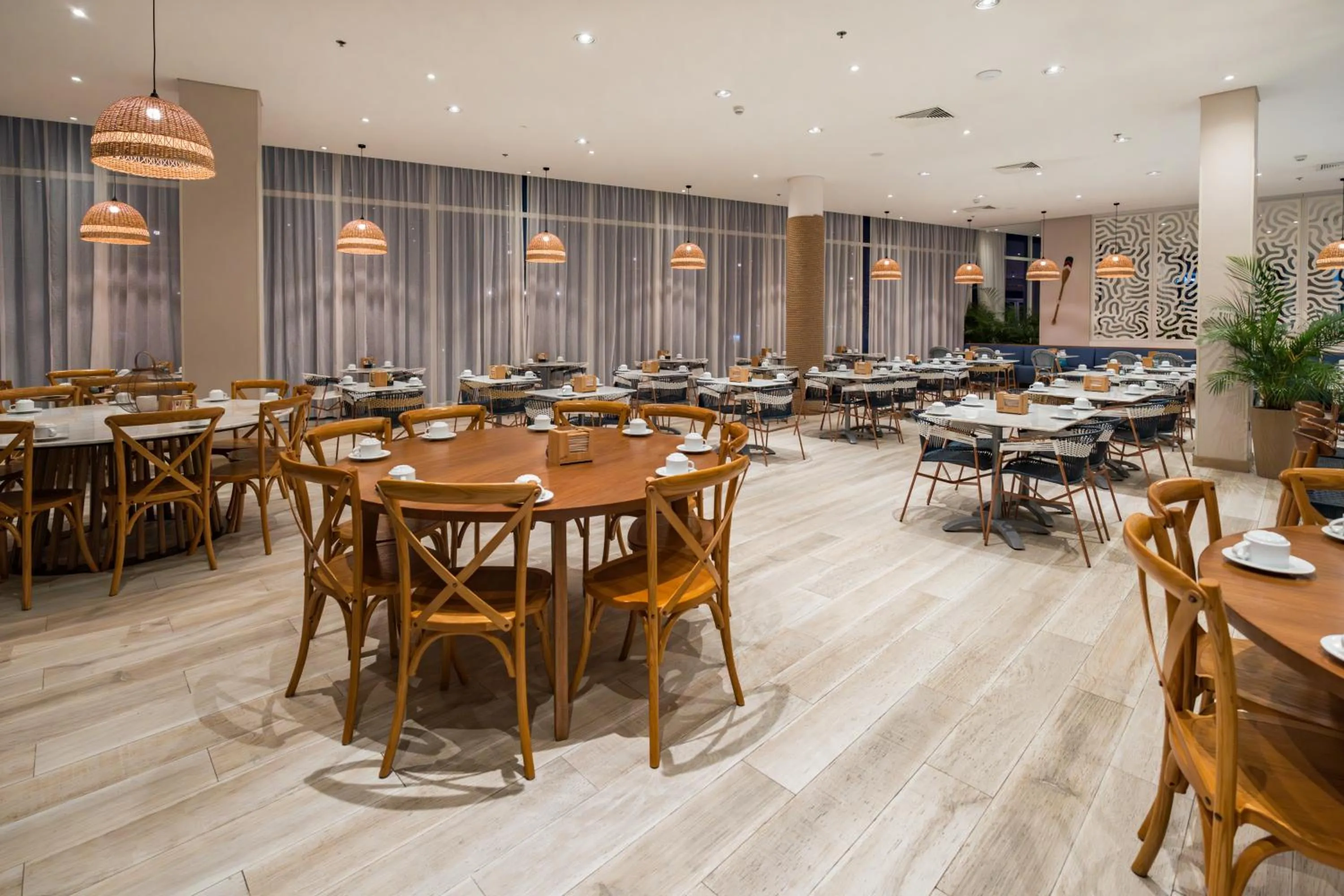 Restaurant/places to eat in Aquamare Hotel