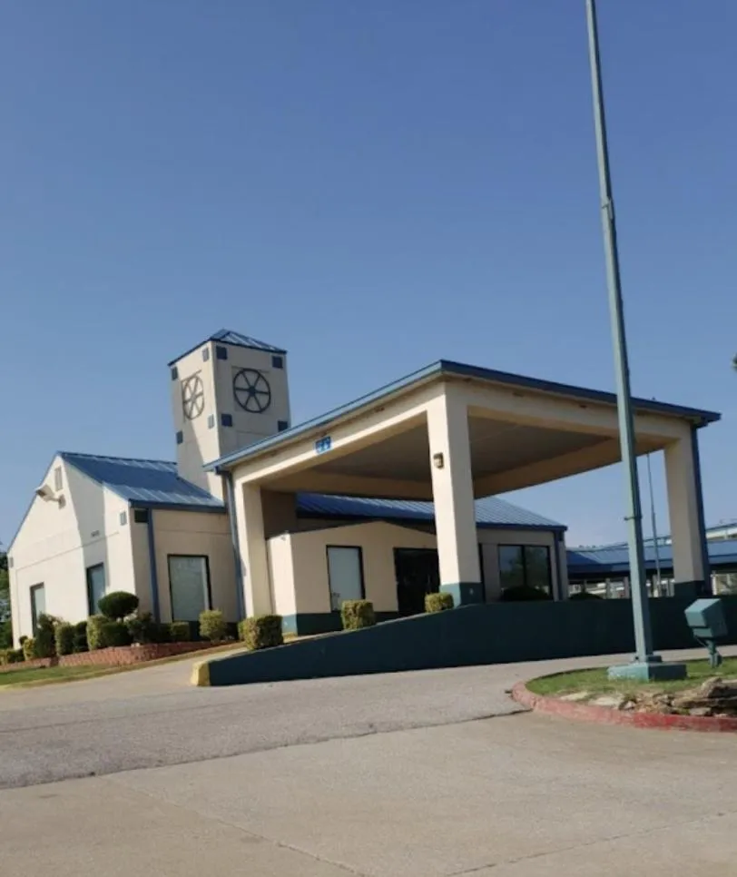 Facade/entrance in OK Hotel