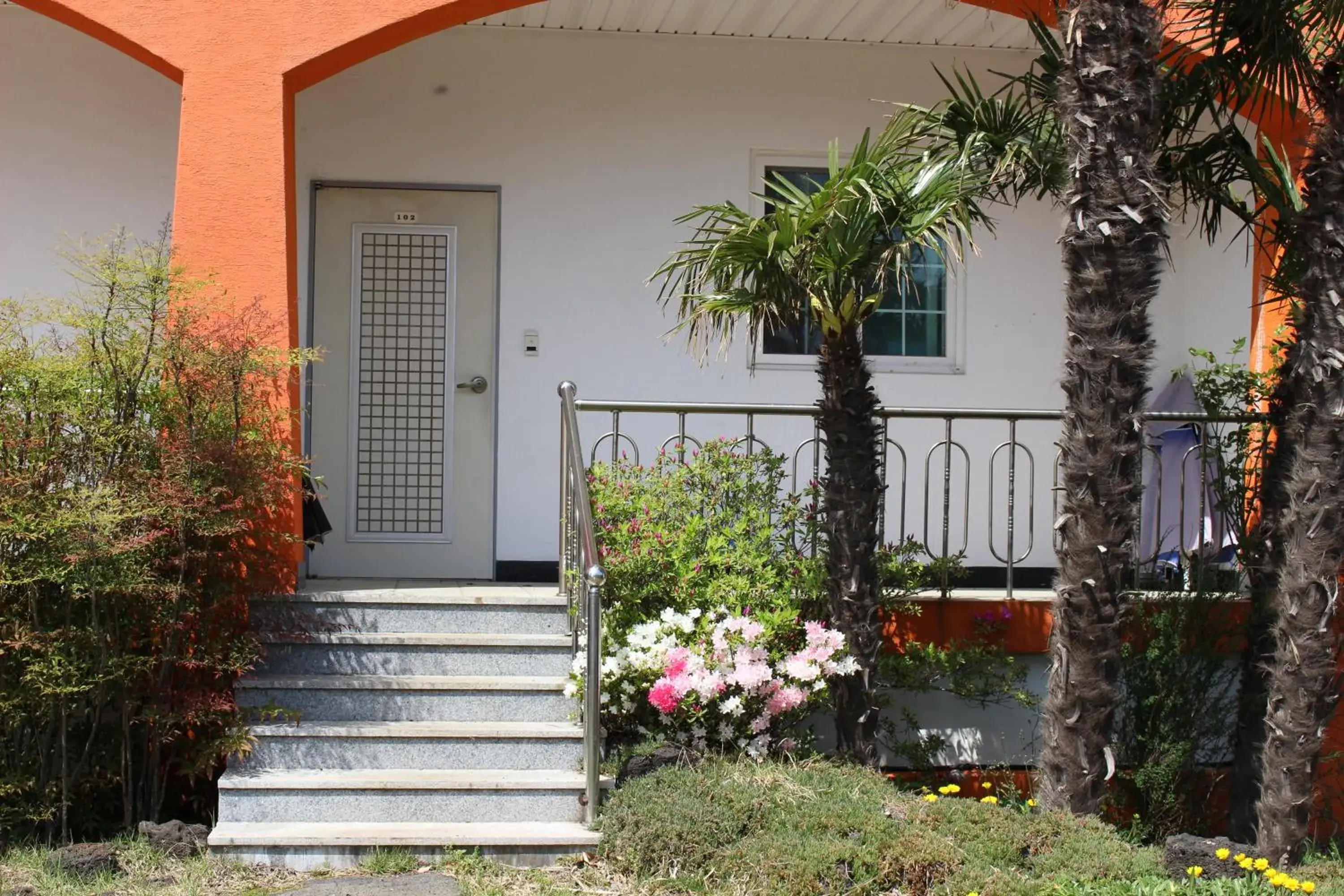 Facade/entrance in Jeju Feel House Facade/entrance in Jeju Feel House