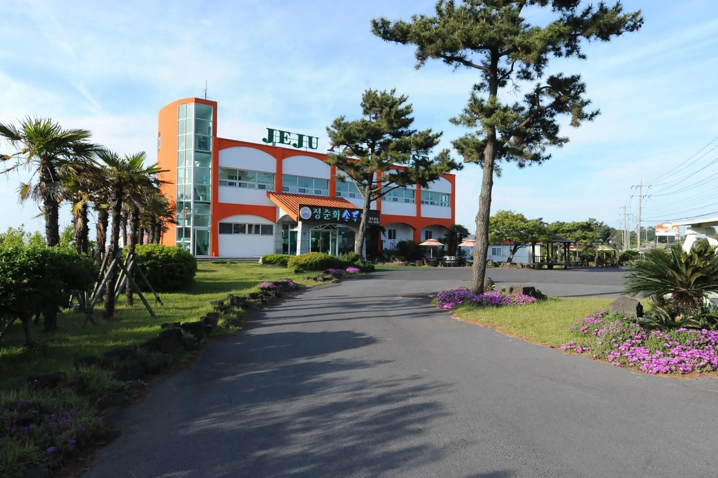 Facade/entrance in Jeju Feel House Facade/entrance in Jeju Feel House